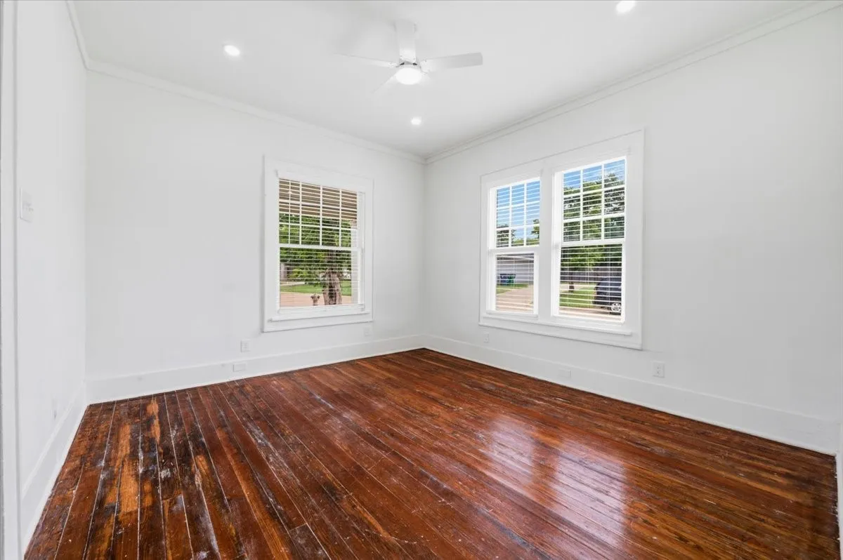 Single Family Residence For Sale in Ellis County , 244 Dunlap Street, Waxahachie, Texas 75165, 3 Bedroom, 2 Bathroom, Garage spaces, 1,530 Sqft, built in 1940, Price $235,000, mls#21337652, Real Estate Agent in Waxahachie, Homes For Sale in Ellis county, Homes For Sale in Waxahachie, Realtor in Waxahachie Texas, Real Estate Brokerage Independent Realty Texas, Luminita Cordes Realtor