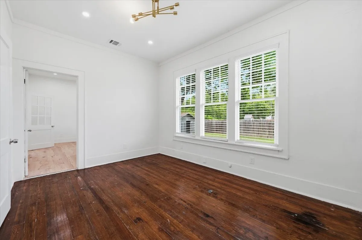 Single Family Residence For Sale in Ellis County , 244 Dunlap Street, Waxahachie, Texas 75165, 3 Bedroom, 2 Bathroom, Garage spaces, 1,530 Sqft, built in 1940, Price $235,000, mls#21337652, Real Estate Agent in Waxahachie, Homes For Sale in Ellis county, Homes For Sale in Waxahachie, Realtor in Waxahachie Texas, Real Estate Brokerage Independent Realty Texas, Luminita Cordes Realtor