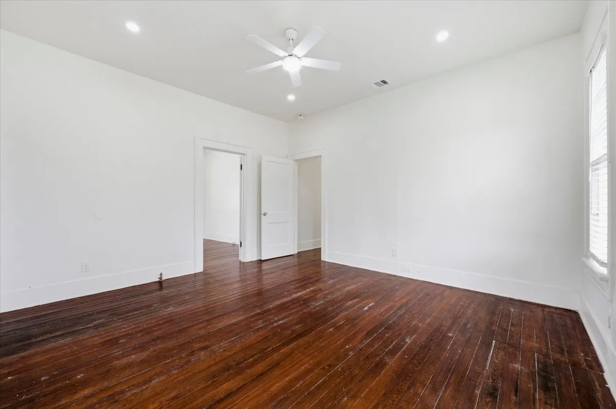 Single Family Residence For Sale in Ellis County , 244 Dunlap Street, Waxahachie, Texas 75165, 3 Bedroom, 2 Bathroom, Garage spaces, 1,530 Sqft, built in 1940, Price $235,000, mls#21337652, Real Estate Agent in Waxahachie, Homes For Sale in Ellis county, Homes For Sale in Waxahachie, Realtor in Waxahachie Texas, Real Estate Brokerage Independent Realty Texas, Luminita Cordes Realtor