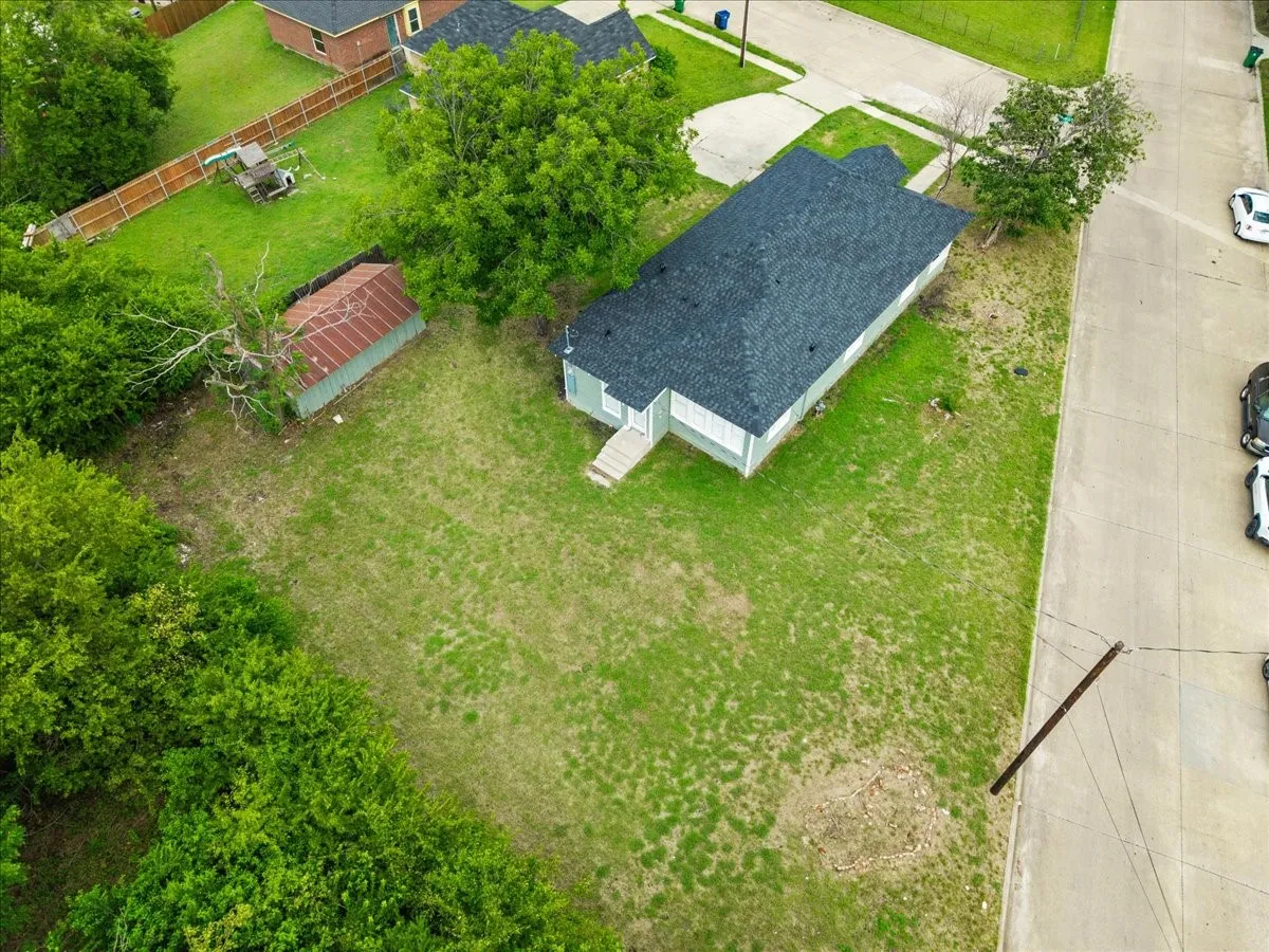 Single Family Residence For Sale in Ellis County , 244 Dunlap Street, Waxahachie, Texas 75165, 3 Bedroom, 2 Bathroom, Garage spaces, 1,530 Sqft, built in 1940, Price $235,000, mls#21337652, Real Estate Agent in Waxahachie, Homes For Sale in Ellis county, Homes For Sale in Waxahachie, Realtor in Waxahachie Texas, Real Estate Brokerage Independent Realty Texas, Luminita Cordes Realtor