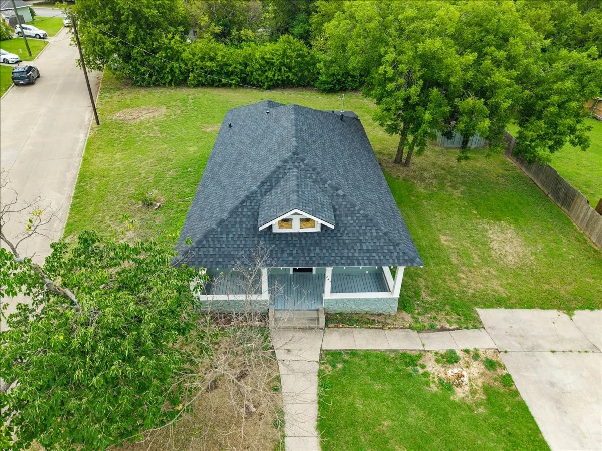 Single Family Residence For Sale in Ellis County , 244 Dunlap Street, Waxahachie, Texas 75165, 3 Bedroom, 2 Bathroom, Garage spaces, 1,530 Sqft, built in 1940, Price $235,000, mls#21337652, Real Estate Agent in Waxahachie, Homes For Sale in Ellis county, Homes For Sale in Waxahachie, Realtor in Waxahachie Texas, Real Estate Brokerage Independent Realty Texas, Luminita Cordes Realtor