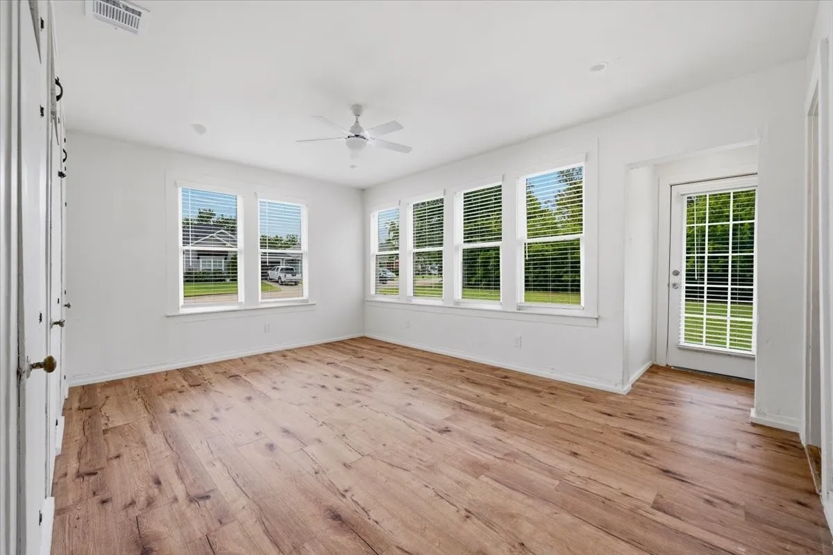 Single Family Residence For Sale in Ellis County , 244 Dunlap Street, Waxahachie, Texas 75165, 3 Bedroom, 2 Bathroom, Garage spaces, 1,530 Sqft, built in 1940, Price $235,000, mls#21337652, Real Estate Agent in Waxahachie, Homes For Sale in Ellis county, Homes For Sale in Waxahachie, Realtor in Waxahachie Texas, Real Estate Brokerage Independent Realty Texas, Luminita Cordes Realtor