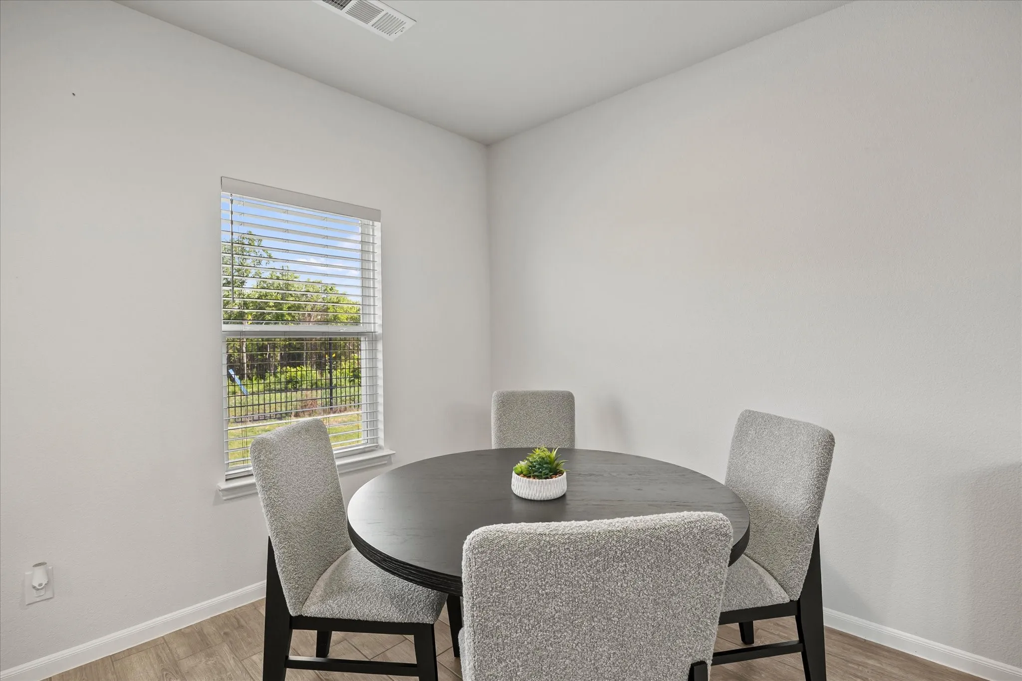 Single Family Residence For Sale in Kaufman County , 2121 Milligan Street, Forney, Texas 75126, 4 Bedroom, 3 Bathroom, 2 Garage spaces, 2,586 Sqft, built in 2023, mls#21337040, Real Estate Agent in Forney, Homes For Sale in Kaufman county, Homes For Sale in Forney, Realtor in Forney Texas, Real Estate Brokerage Independent Realty Texas, Luminita Cordes Realtor