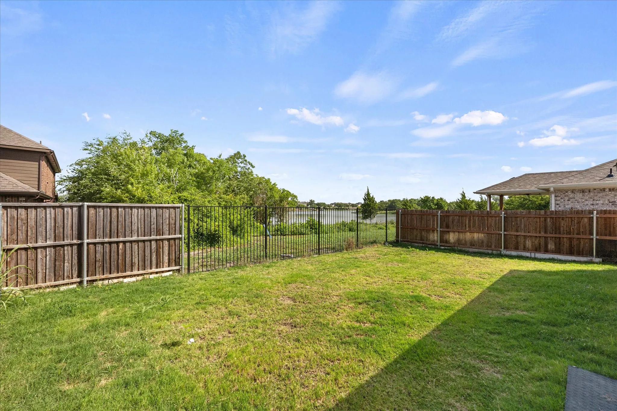 Single Family Residence For Sale in Kaufman County , 2121 Milligan Street, Forney, Texas 75126, 4 Bedroom, 3 Bathroom, 2 Garage spaces, 2,586 Sqft, built in 2023, mls#21337040, Real Estate Agent in Forney, Homes For Sale in Kaufman county, Homes For Sale in Forney, Realtor in Forney Texas, Real Estate Brokerage Independent Realty Texas, Luminita Cordes Realtor