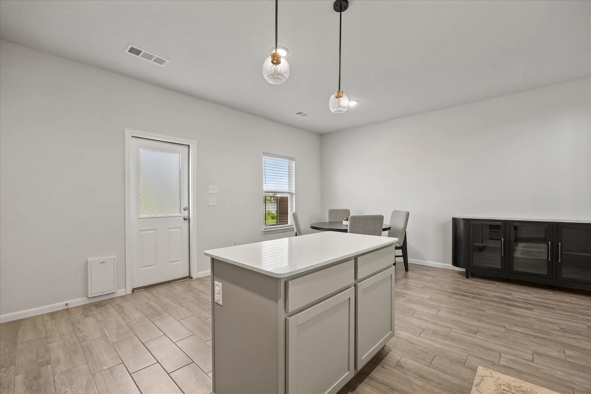 Single Family Residence For Sale in Kaufman County , 2121 Milligan Street, Forney, Texas 75126, 4 Bedroom, 3 Bathroom, 2 Garage spaces, 2,586 Sqft, built in 2023, mls#21337040, Real Estate Agent in Forney, Homes For Sale in Kaufman county, Homes For Sale in Forney, Realtor in Forney Texas, Real Estate Brokerage Independent Realty Texas, Luminita Cordes Realtor
