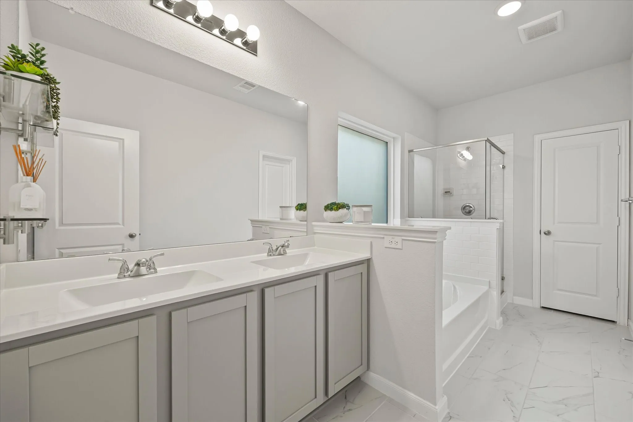 Single Family Residence For Sale in Kaufman County , 2121 Milligan Street, Forney, Texas 75126, 4 Bedroom, 3 Bathroom, 2 Garage spaces, 2,586 Sqft, built in 2023, mls#21337040, Real Estate Agent in Forney, Homes For Sale in Kaufman county, Homes For Sale in Forney, Realtor in Forney Texas, Real Estate Brokerage Independent Realty Texas, Luminita Cordes Realtor