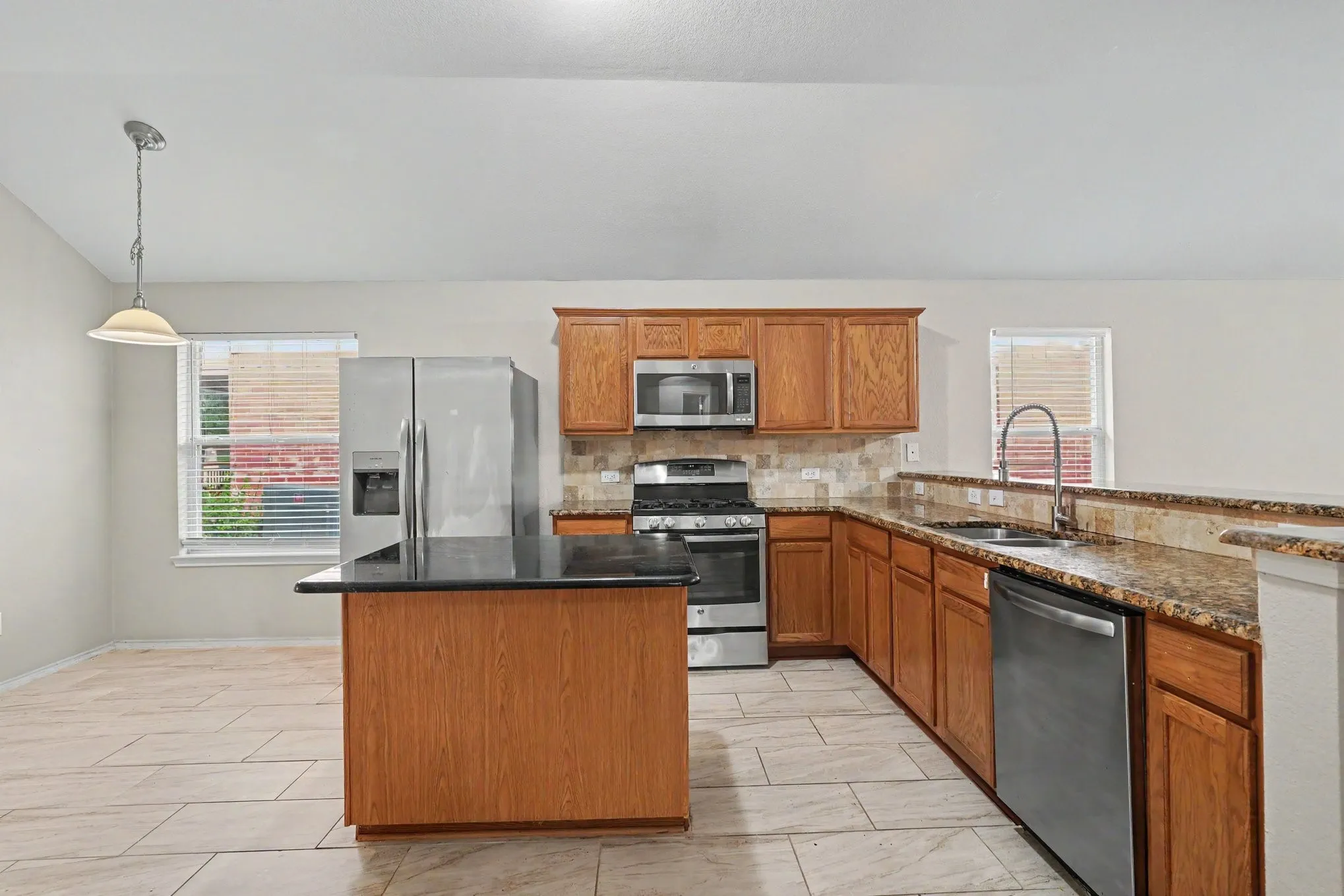 Single Family Residence For Sale in Tarrant County , 10728 Lipan Trail, Fort Worth, Texas 76108, 3 Bedroom, 2 Bathroom, 2 Garage spaces, 1,996 Sqft, built in 2004, mls#21336880, Real Estate Agent in Fort Worth, Homes For Sale in Tarrant county, Homes For Sale in Fort Worth, Realtor in Fort Worth Texas, Real Estate Brokerage Independent Realty Texas, Luminita Cordes Realtor
