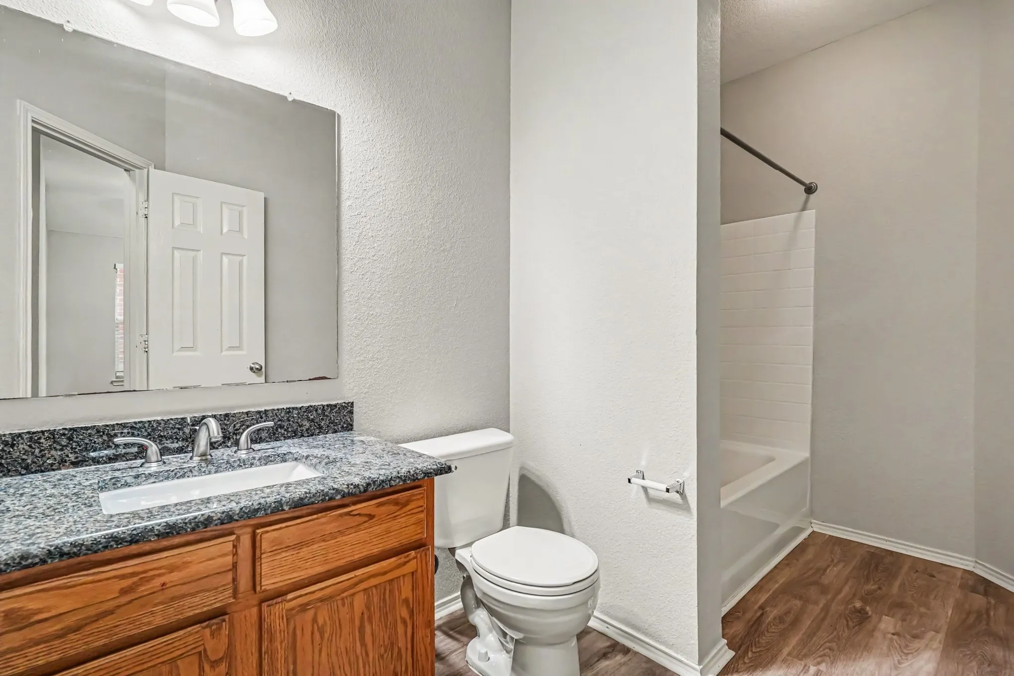 Single Family Residence For Sale in Tarrant County , 10728 Lipan Trail, Fort Worth, Texas 76108, 3 Bedroom, 2 Bathroom, 2 Garage spaces, 1,996 Sqft, built in 2004, mls#21336880, Real Estate Agent in Fort Worth, Homes For Sale in Tarrant county, Homes For Sale in Fort Worth, Realtor in Fort Worth Texas, Real Estate Brokerage Independent Realty Texas, Luminita Cordes Realtor