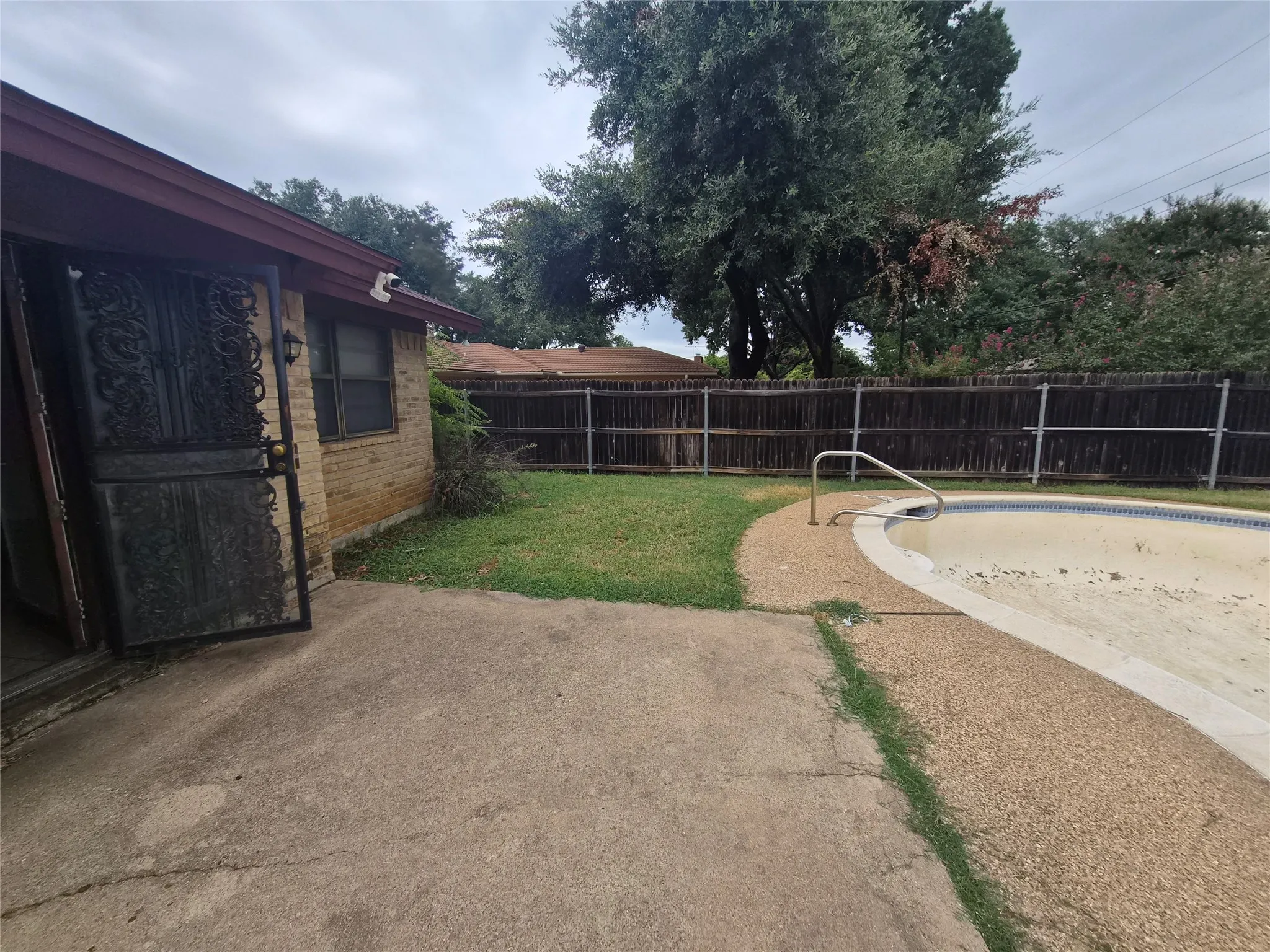 Single Family Residence For Sale in Tarrant County , 5013 Cordova Avenue, Fort Worth, Texas 76132, 4 Bedroom, 3 Bathroom, 2 Garage spaces, 2,102 Sqft, built in 1973, mls#21337520, Real Estate Agent in Fort Worth, Homes For Sale in Tarrant county, Homes For Sale in Fort Worth, Realtor in Fort Worth Texas, Real Estate Brokerage Independent Realty Texas, Luminita Cordes Realtor
