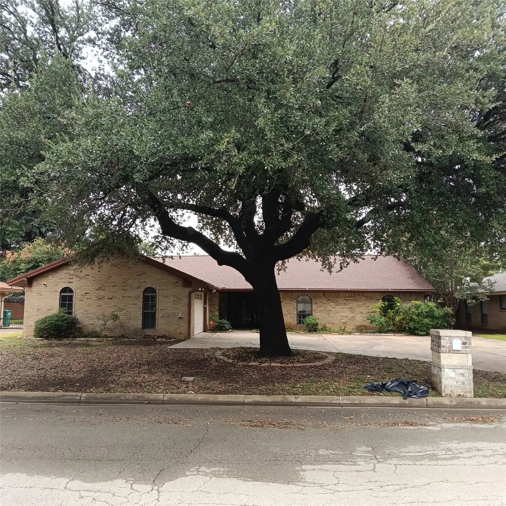 Single Family Residence For Sale in Tarrant County , 5013 Cordova Avenue, Fort Worth, Texas 76132, 4 Bedroom, 3 Bathroom, 2 Garage spaces, 2,102 Sqft, built in 1973, mls#21337520, Real Estate Agent in Fort Worth, Homes For Sale in Tarrant county, Homes For Sale in Fort Worth, Realtor in Fort Worth Texas, Real Estate Brokerage Independent Realty Texas, Luminita Cordes Realtor
