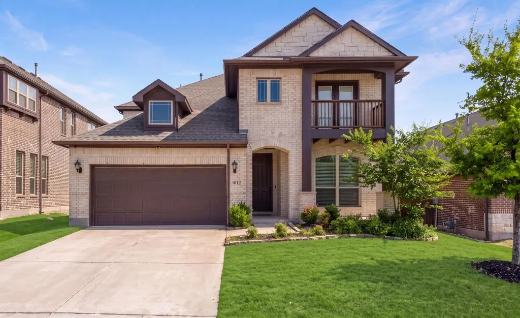 Single Family Residence For Sale in Collin County , 1012 Granger Drive, Mc Kinney, Texas 75071, 5 Bedroom, 4 Bathroom, 2 Garage spaces, 3,305 Sqft, built in 2020, mls#21337394, Real Estate Agent in Mc Kinney, Homes For Sale in Collin county, Homes For Sale in Mc Kinney, Realtor in Mc Kinney Texas, Real Estate Brokerage Independent Realty Texas, Luminita Cordes Realtor