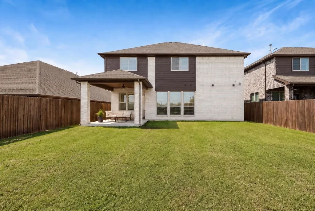Single Family Residence For Sale in Collin County , 1012 Granger Drive, Mc Kinney, Texas 75071, 5 Bedroom, 4 Bathroom, 2 Garage spaces, 3,305 Sqft, built in 2020, mls#21337394, Real Estate Agent in Mc Kinney, Homes For Sale in Collin county, Homes For Sale in Mc Kinney, Realtor in Mc Kinney Texas, Real Estate Brokerage Independent Realty Texas, Luminita Cordes Realtor