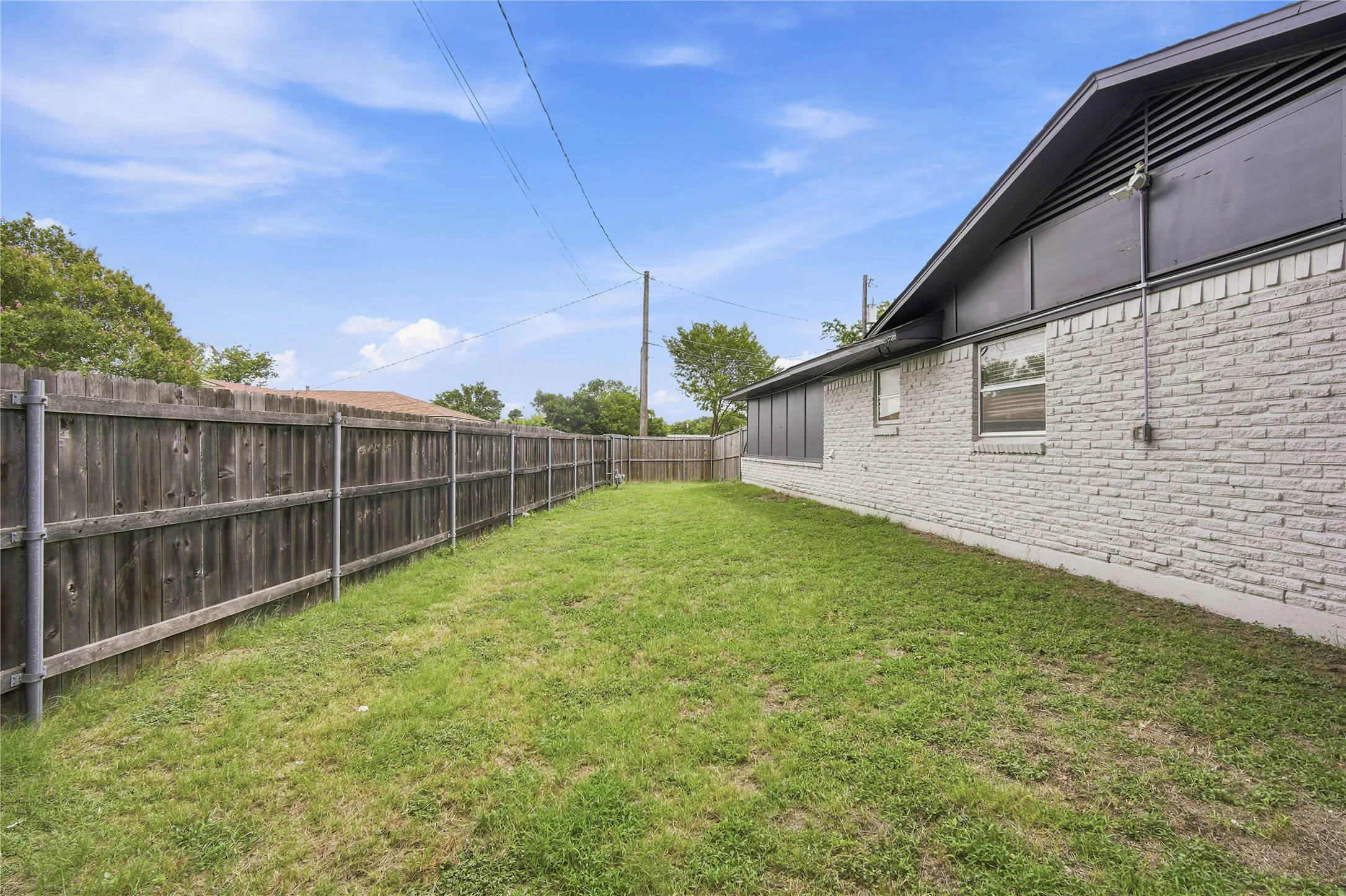 Single Family Residence For Sale in Dallas County , 222 Rockaway Drive, Duncanville, Texas 75116, 3 Bedroom, 2 Bathroom, 2 Garage spaces, 1,362 Sqft, built in 1965, mls#21337721, Real Estate Agent in Duncanville, Homes For Sale in Dallas county, Homes For Sale in Duncanville, Realtor in Duncanville Texas, Real Estate Brokerage Independent Realty Texas, Luminita Cordes Realtor