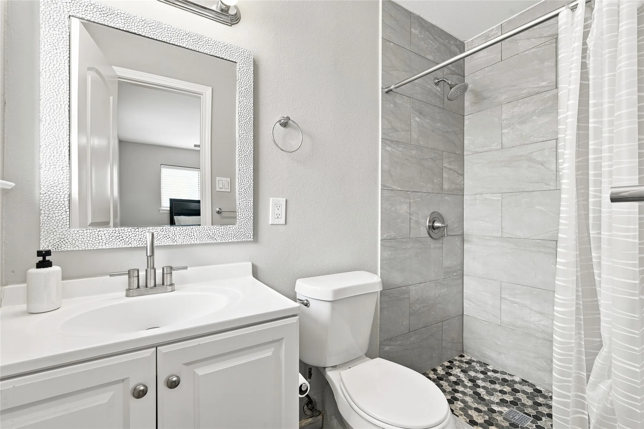 Single Family Residence For Sale in Dallas County , 222 Rockaway Drive, Duncanville, Texas 75116, 3 Bedroom, 2 Bathroom, 2 Garage spaces, 1,362 Sqft, built in 1965, mls#21337721, Real Estate Agent in Duncanville, Homes For Sale in Dallas county, Homes For Sale in Duncanville, Realtor in Duncanville Texas, Real Estate Brokerage Independent Realty Texas, Luminita Cordes Realtor