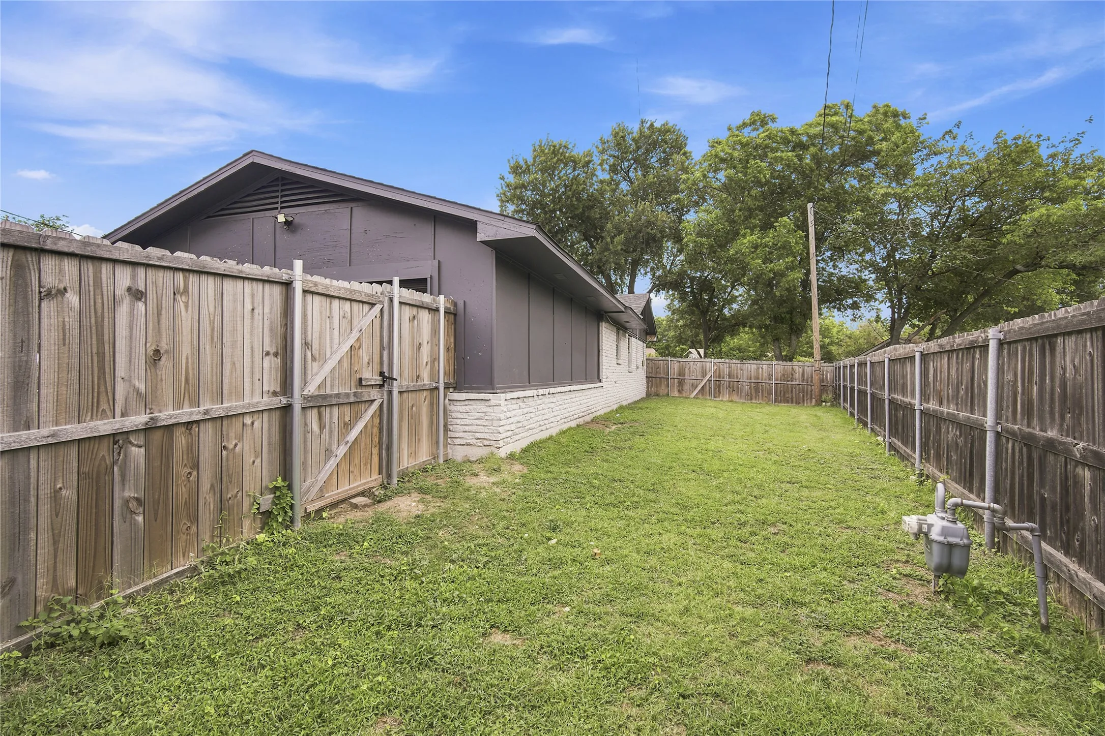 Single Family Residence For Sale in Dallas County , 222 Rockaway Drive, Duncanville, Texas 75116, 3 Bedroom, 2 Bathroom, 2 Garage spaces, 1,362 Sqft, built in 1965, mls#21337721, Real Estate Agent in Duncanville, Homes For Sale in Dallas county, Homes For Sale in Duncanville, Realtor in Duncanville Texas, Real Estate Brokerage Independent Realty Texas, Luminita Cordes Realtor