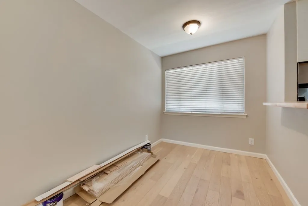Condominium For Rent in Dallas County , 4039 Cole Avenue 117, Dallas, Texas 75204, 2 Bedrooms, 2 Bathrooms, Garage spaces, 827 Sqft, built in 1960, Price $1,695, mls#21337717, Real Estate Agent in Dallas, Homes For Rent in Dallas county, Homes For Rent in Dallas, Realtor in Dallas Texas, Real Estate Brokerage Independent Realty Texas, Luminita Cordes Realtor
