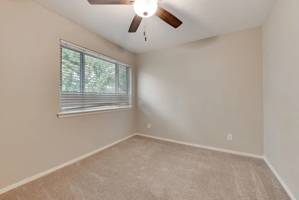 Condominium For Rent in Dallas County , 4039 Cole Avenue 117, Dallas, Texas 75204, 2 Bedrooms, 2 Bathrooms, Garage spaces, 827 Sqft, built in 1960, Price $1,695, mls#21337717, Real Estate Agent in Dallas, Homes For Rent in Dallas county, Homes For Rent in Dallas, Realtor in Dallas Texas, Real Estate Brokerage Independent Realty Texas, Luminita Cordes Realtor