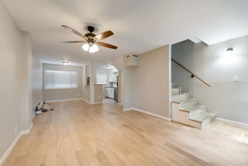 Condominium For Rent in Dallas County , 4039 Cole Avenue 117, Dallas, Texas 75204, 2 Bedrooms, 2 Bathrooms, Garage spaces, 827 Sqft, built in 1960, Price $1,695, mls#21337717, Real Estate Agent in Dallas, Homes For Rent in Dallas county, Homes For Rent in Dallas, Realtor in Dallas Texas, Real Estate Brokerage Independent Realty Texas, Luminita Cordes Realtor