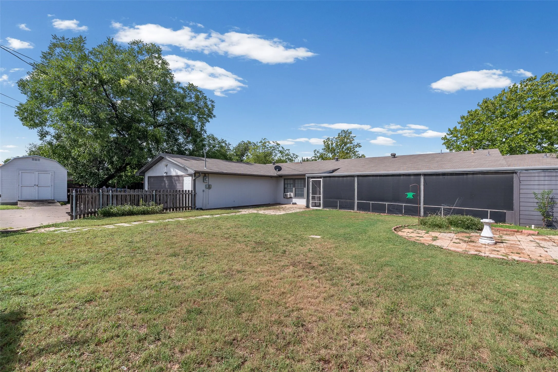 Business For Sale in Young County , 1331 Cherry Street, Graham, Texas 76450, 0, 0, Garage spaces, 0 Sqft, built in 1950, mls#21337696, Real Estate Agent in Graham, Homes For Sale in Young county, Homes For Sale in Graham, Realtor in Graham Texas, Real Estate Brokerage Independent Realty Texas, Luminita Cordes Realtor