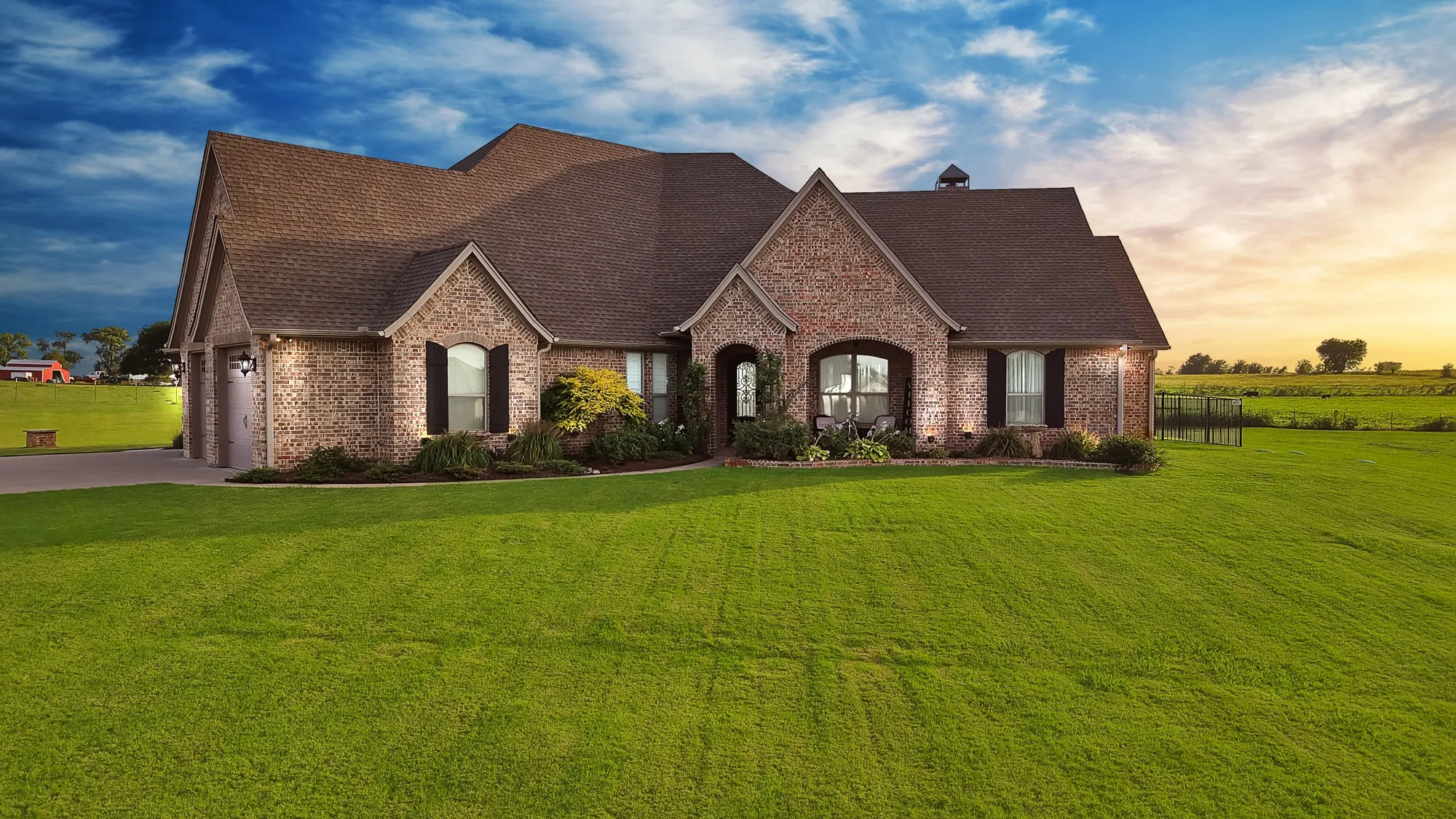 Single Family Residence For Sale in Johnson County , 9688 Whispering Creek Terrace, Grandview, Texas 76050, 3 Bedroom, 3 Bathroom, 3 Garage spaces, 2,502 Sqft, built in 2019, mls#21336785, Real Estate Agent in Grandview, Homes For Sale in Johnson county, Homes For Sale in Grandview, Realtor in Grandview Texas, Real Estate Brokerage Independent Realty Texas, Luminita Cordes Realtor