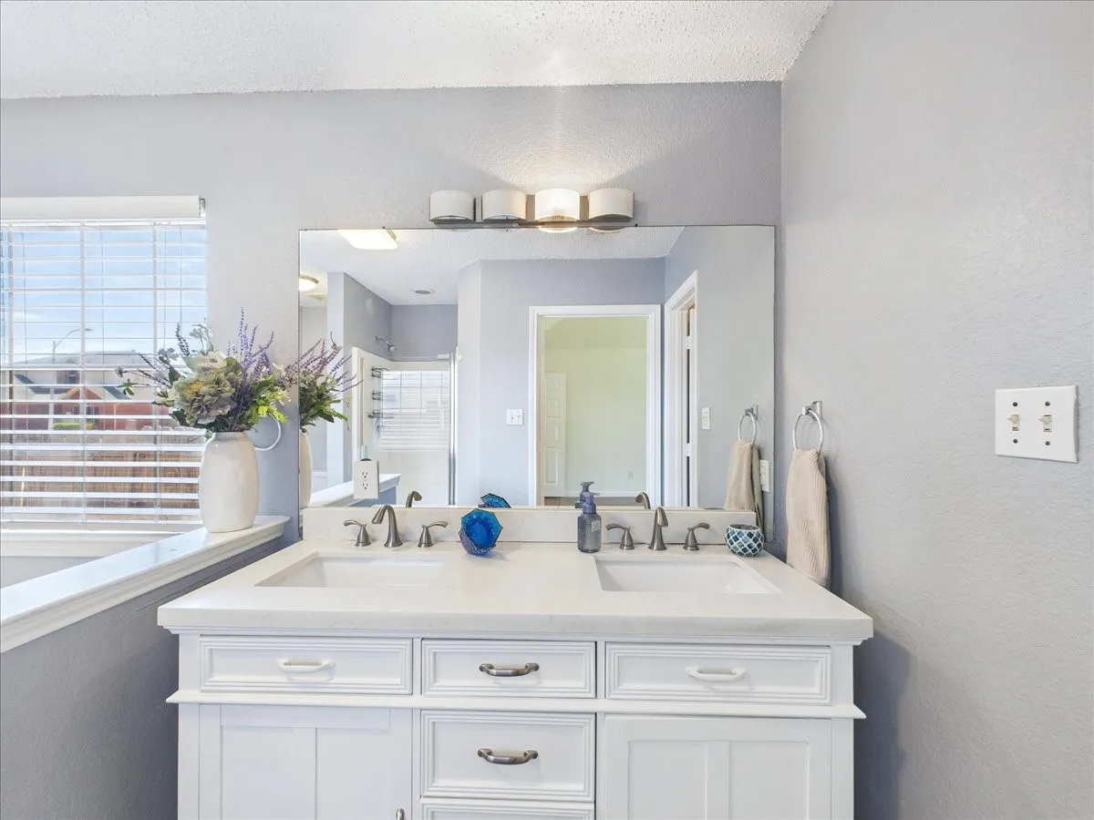 Single Family Residence For Sale in Dallas County , 1104 Brandy Station Road, Grand Prairie, Texas 75052, 4 Bedroom, 2 Bathroom, 2 Garage spaces, 1,819 Sqft, built in 1998, mls#21329778, Real Estate Agent in Grand Prairie, Homes For Sale in Dallas county, Homes For Sale in Grand Prairie, Realtor in Grand Prairie Texas, Real Estate Brokerage Independent Realty Texas, Luminita Cordes Realtor