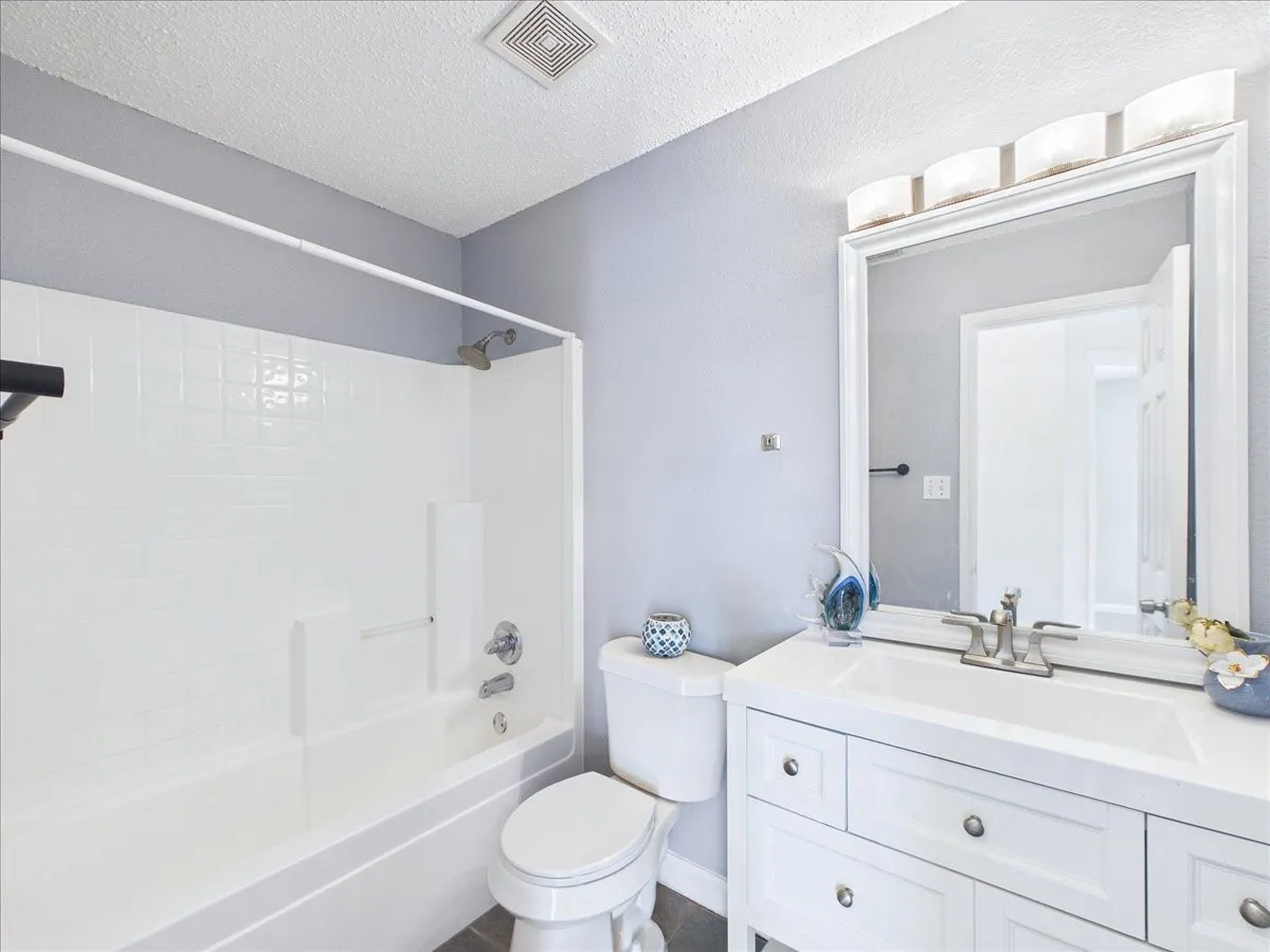Single Family Residence For Sale in Dallas County , 1104 Brandy Station Road, Grand Prairie, Texas 75052, 4 Bedroom, 2 Bathroom, 2 Garage spaces, 1,819 Sqft, built in 1998, mls#21329778, Real Estate Agent in Grand Prairie, Homes For Sale in Dallas county, Homes For Sale in Grand Prairie, Realtor in Grand Prairie Texas, Real Estate Brokerage Independent Realty Texas, Luminita Cordes Realtor