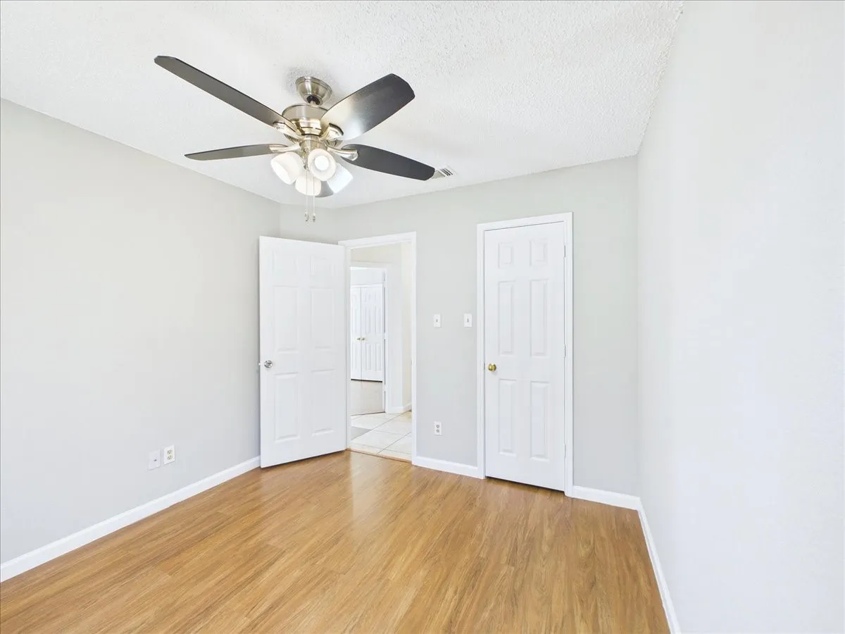 Single Family Residence For Sale in Dallas County , 1104 Brandy Station Road, Grand Prairie, Texas 75052, 4 Bedroom, 2 Bathroom, 2 Garage spaces, 1,819 Sqft, built in 1998, mls#21329778, Real Estate Agent in Grand Prairie, Homes For Sale in Dallas county, Homes For Sale in Grand Prairie, Realtor in Grand Prairie Texas, Real Estate Brokerage Independent Realty Texas, Luminita Cordes Realtor