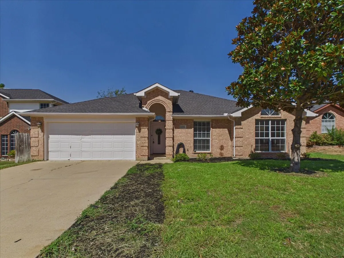 Single Family Residence For Sale in Dallas County , 1104 Brandy Station Road, Grand Prairie, Texas 75052, 4 Bedroom, 2 Bathroom, 2 Garage spaces, 1,819 Sqft, built in 1998, mls#21329778, Real Estate Agent in Grand Prairie, Homes For Sale in Dallas county, Homes For Sale in Grand Prairie, Realtor in Grand Prairie Texas, Real Estate Brokerage Independent Realty Texas, Luminita Cordes Realtor