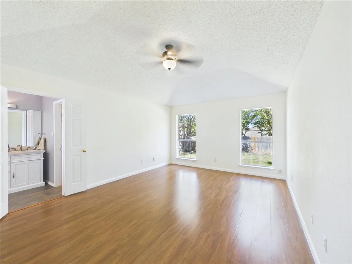 Single Family Residence For Sale in Dallas County , 1104 Brandy Station Road, Grand Prairie, Texas 75052, 4 Bedroom, 2 Bathroom, 2 Garage spaces, 1,819 Sqft, built in 1998, mls#21329778, Real Estate Agent in Grand Prairie, Homes For Sale in Dallas county, Homes For Sale in Grand Prairie, Realtor in Grand Prairie Texas, Real Estate Brokerage Independent Realty Texas, Luminita Cordes Realtor