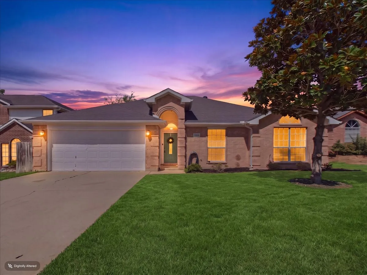 Single Family Residence For Sale in Dallas County , 1104 Brandy Station Road, Grand Prairie, Texas 75052, 4 Bedroom, 2 Bathroom, 2 Garage spaces, 1,819 Sqft, built in 1998, mls#21329778, Real Estate Agent in Grand Prairie, Homes For Sale in Dallas county, Homes For Sale in Grand Prairie, Realtor in Grand Prairie Texas, Real Estate Brokerage Independent Realty Texas, Luminita Cordes Realtor