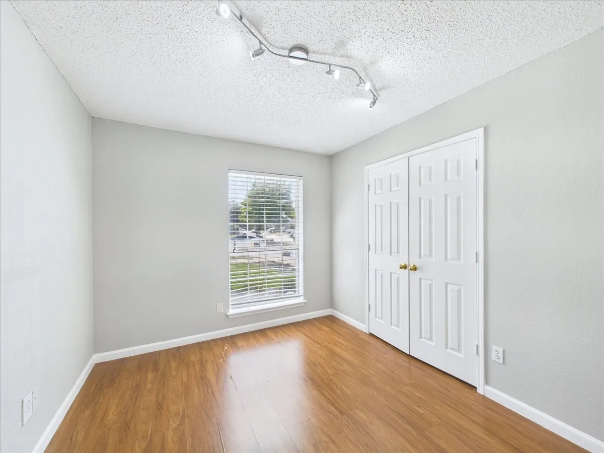 Single Family Residence For Sale in Dallas County , 1104 Brandy Station Road, Grand Prairie, Texas 75052, 4 Bedroom, 2 Bathroom, 2 Garage spaces, 1,819 Sqft, built in 1998, mls#21329778, Real Estate Agent in Grand Prairie, Homes For Sale in Dallas county, Homes For Sale in Grand Prairie, Realtor in Grand Prairie Texas, Real Estate Brokerage Independent Realty Texas, Luminita Cordes Realtor