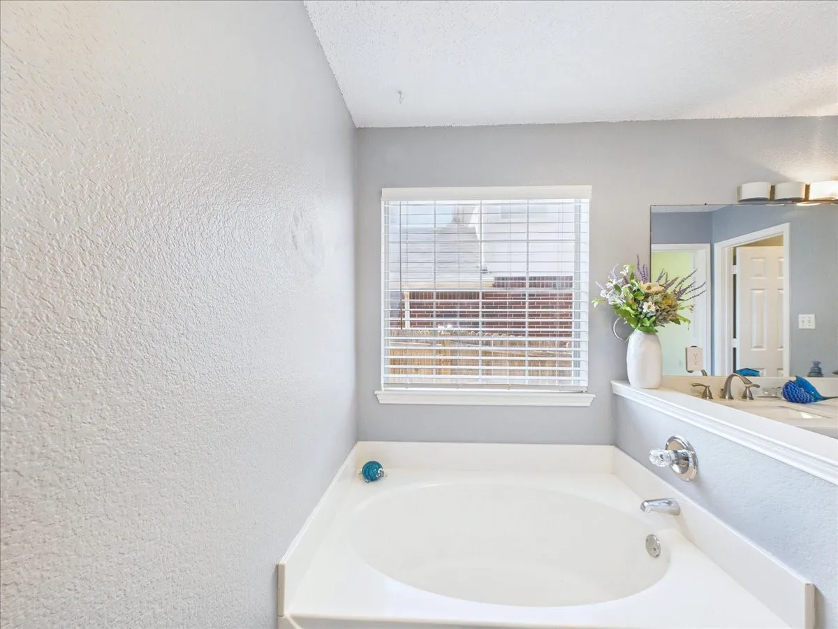 Single Family Residence For Sale in Dallas County , 1104 Brandy Station Road, Grand Prairie, Texas 75052, 4 Bedroom, 2 Bathroom, 2 Garage spaces, 1,819 Sqft, built in 1998, mls#21329778, Real Estate Agent in Grand Prairie, Homes For Sale in Dallas county, Homes For Sale in Grand Prairie, Realtor in Grand Prairie Texas, Real Estate Brokerage Independent Realty Texas, Luminita Cordes Realtor