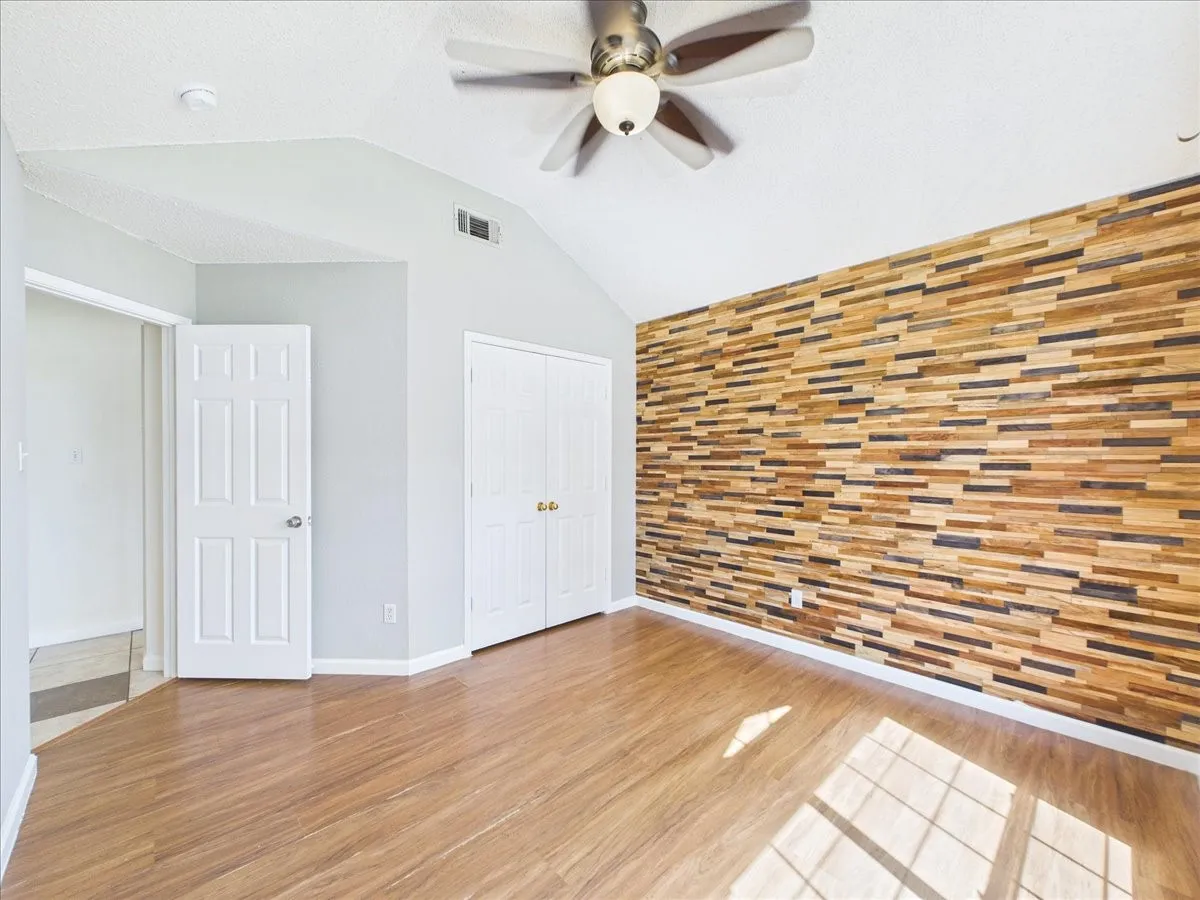 Single Family Residence For Sale in Dallas County , 1104 Brandy Station Road, Grand Prairie, Texas 75052, 4 Bedroom, 2 Bathroom, 2 Garage spaces, 1,819 Sqft, built in 1998, mls#21329778, Real Estate Agent in Grand Prairie, Homes For Sale in Dallas county, Homes For Sale in Grand Prairie, Realtor in Grand Prairie Texas, Real Estate Brokerage Independent Realty Texas, Luminita Cordes Realtor