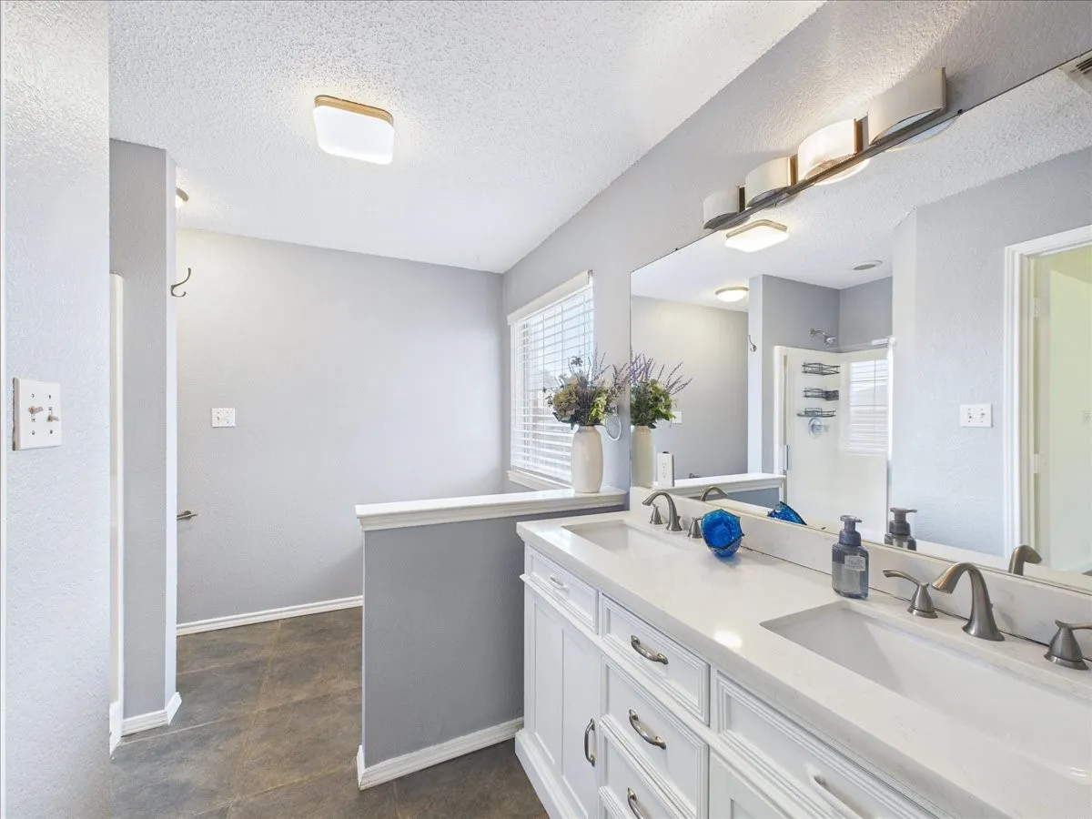 Single Family Residence For Sale in Dallas County , 1104 Brandy Station Road, Grand Prairie, Texas 75052, 4 Bedroom, 2 Bathroom, 2 Garage spaces, 1,819 Sqft, built in 1998, mls#21329778, Real Estate Agent in Grand Prairie, Homes For Sale in Dallas county, Homes For Sale in Grand Prairie, Realtor in Grand Prairie Texas, Real Estate Brokerage Independent Realty Texas, Luminita Cordes Realtor
