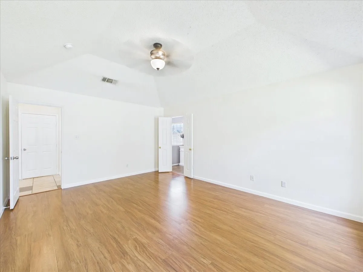 Single Family Residence For Sale in Dallas County , 1104 Brandy Station Road, Grand Prairie, Texas 75052, 4 Bedroom, 2 Bathroom, 2 Garage spaces, 1,819 Sqft, built in 1998, mls#21329778, Real Estate Agent in Grand Prairie, Homes For Sale in Dallas county, Homes For Sale in Grand Prairie, Realtor in Grand Prairie Texas, Real Estate Brokerage Independent Realty Texas, Luminita Cordes Realtor