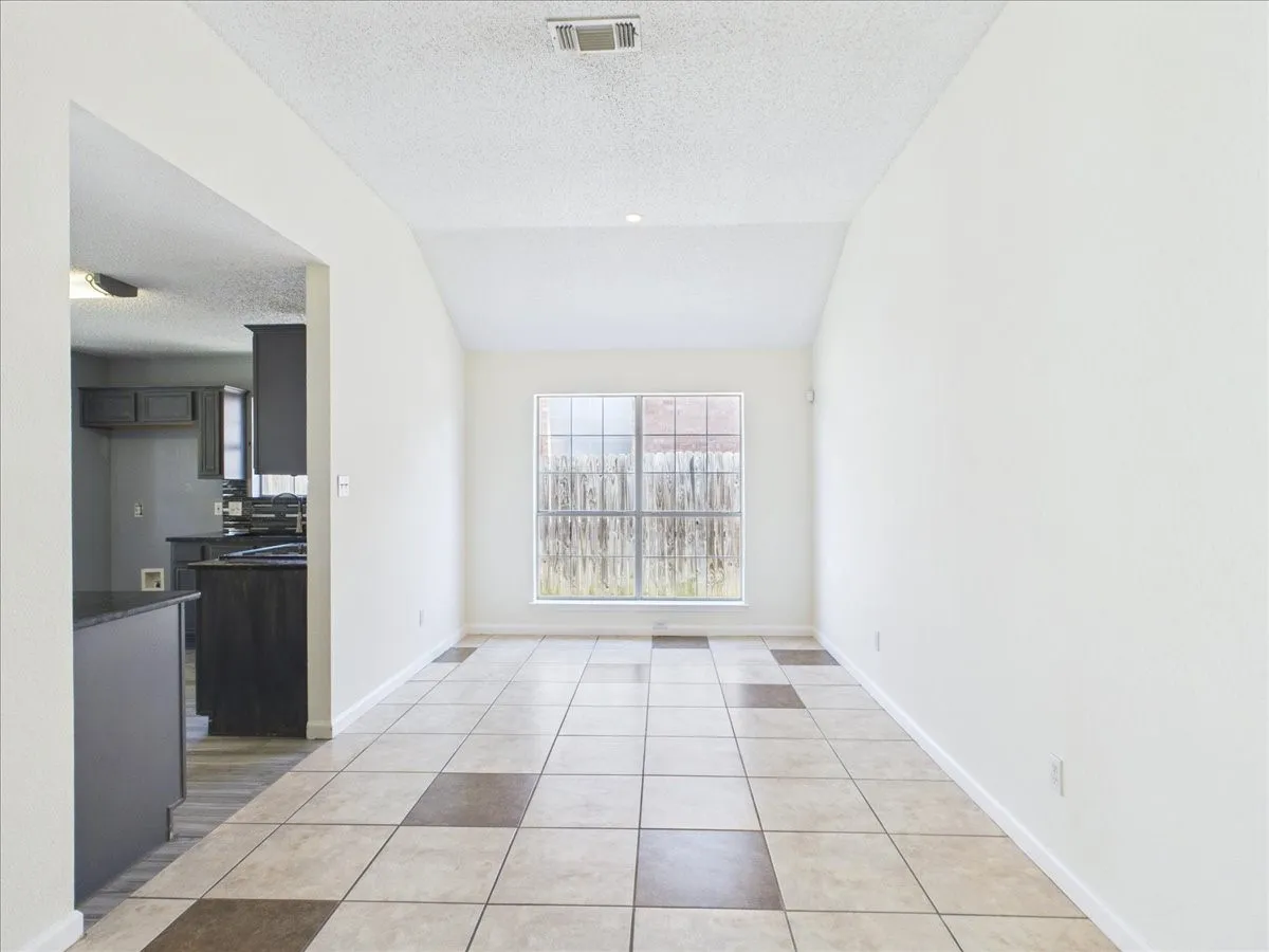 Single Family Residence For Sale in Dallas County , 1104 Brandy Station Road, Grand Prairie, Texas 75052, 4 Bedroom, 2 Bathroom, 2 Garage spaces, 1,819 Sqft, built in 1998, mls#21329778, Real Estate Agent in Grand Prairie, Homes For Sale in Dallas county, Homes For Sale in Grand Prairie, Realtor in Grand Prairie Texas, Real Estate Brokerage Independent Realty Texas, Luminita Cordes Realtor