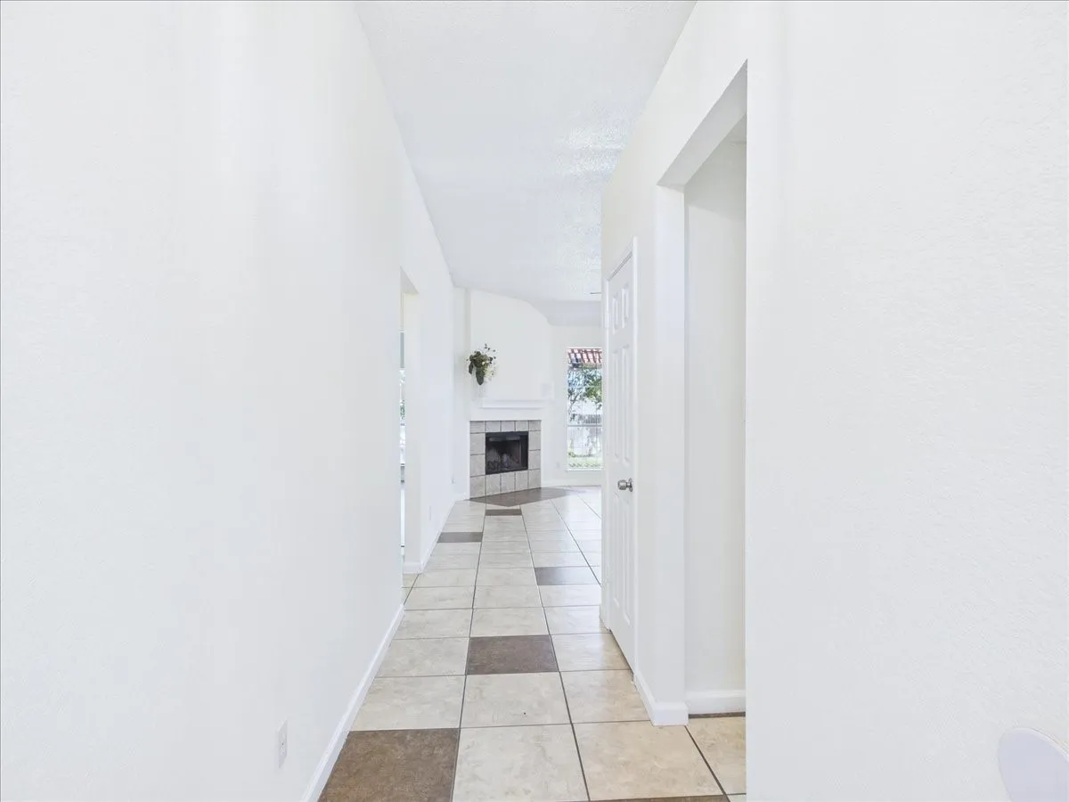 Single Family Residence For Sale in Dallas County , 1104 Brandy Station Road, Grand Prairie, Texas 75052, 4 Bedroom, 2 Bathroom, 2 Garage spaces, 1,819 Sqft, built in 1998, mls#21329778, Real Estate Agent in Grand Prairie, Homes For Sale in Dallas county, Homes For Sale in Grand Prairie, Realtor in Grand Prairie Texas, Real Estate Brokerage Independent Realty Texas, Luminita Cordes Realtor
