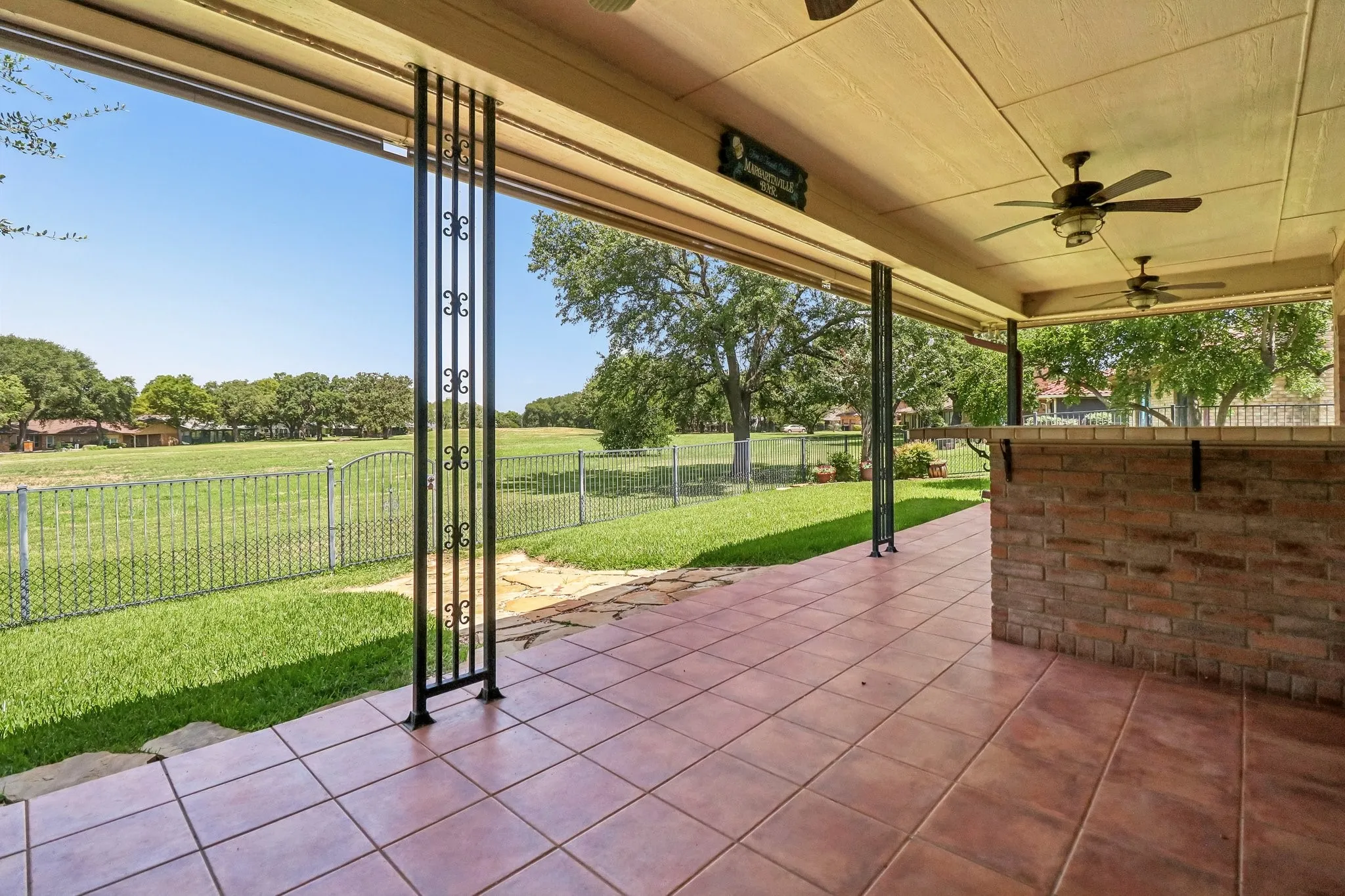 Single Family Residence For Sale in Tarrant County , 824 Havenwood Lane S, Fort Worth, Texas 76112, 2 Bedroom, 2 Bathroom, 2 Garage spaces, 2,173 Sqft, built in 2000, mls#21333144, Real Estate Agent in Fort Worth, Homes For Sale in Tarrant county, Homes For Sale in Fort Worth, Realtor in Fort Worth Texas, Real Estate Brokerage Independent Realty Texas, Luminita Cordes Realtor