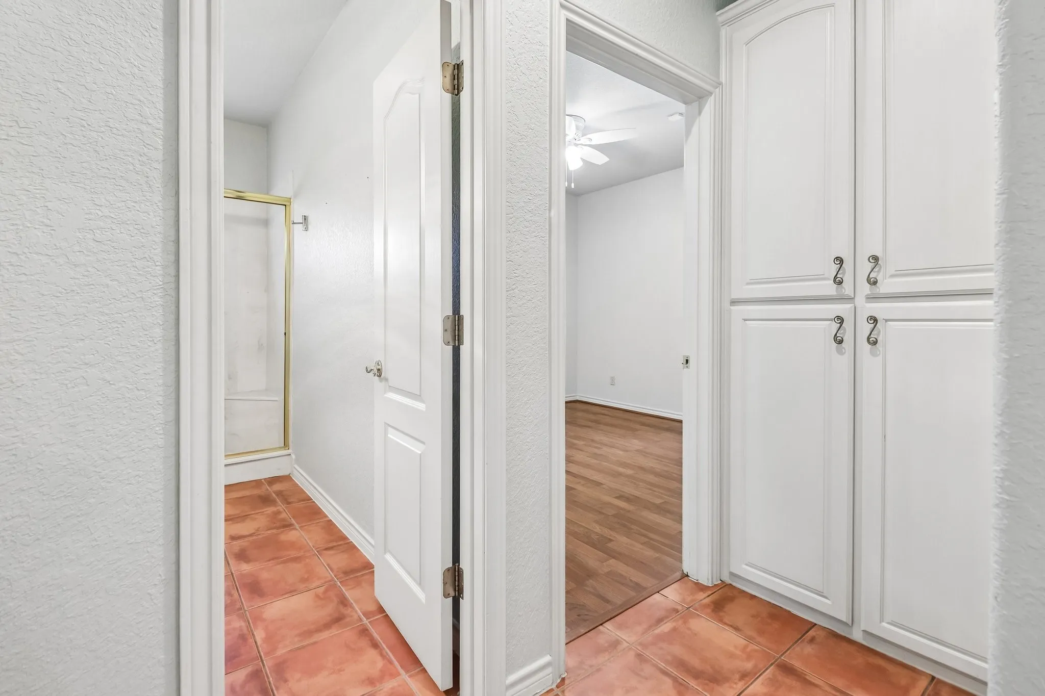 Single Family Residence For Sale in Tarrant County , 824 Havenwood Lane S, Fort Worth, Texas 76112, 2 Bedroom, 2 Bathroom, 2 Garage spaces, 2,173 Sqft, built in 2000, mls#21333144, Real Estate Agent in Fort Worth, Homes For Sale in Tarrant county, Homes For Sale in Fort Worth, Realtor in Fort Worth Texas, Real Estate Brokerage Independent Realty Texas, Luminita Cordes Realtor