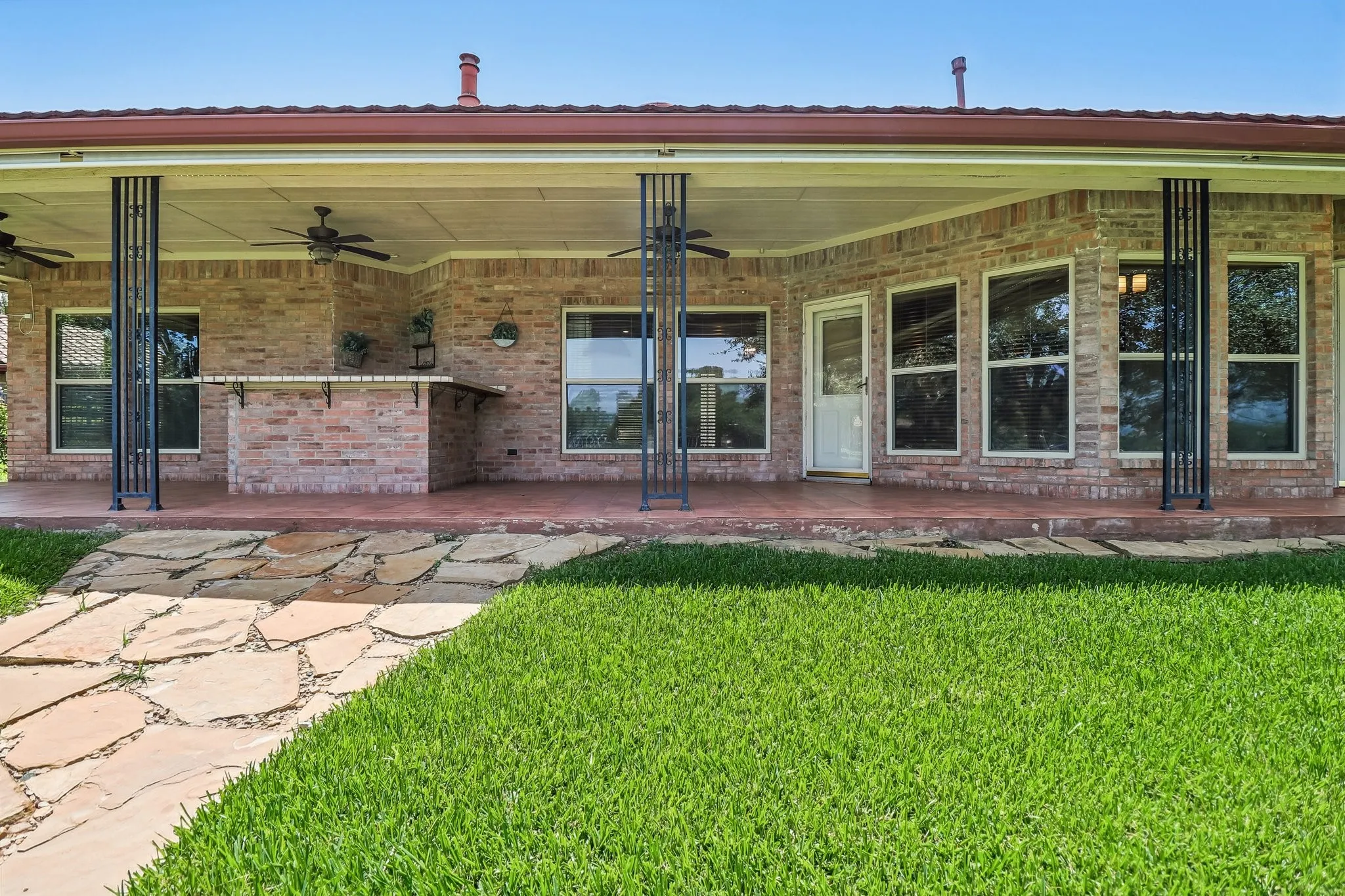 Single Family Residence For Sale in Tarrant County , 824 Havenwood Lane S, Fort Worth, Texas 76112, 2 Bedroom, 2 Bathroom, 2 Garage spaces, 2,173 Sqft, built in 2000, mls#21333144, Real Estate Agent in Fort Worth, Homes For Sale in Tarrant county, Homes For Sale in Fort Worth, Realtor in Fort Worth Texas, Real Estate Brokerage Independent Realty Texas, Luminita Cordes Realtor
