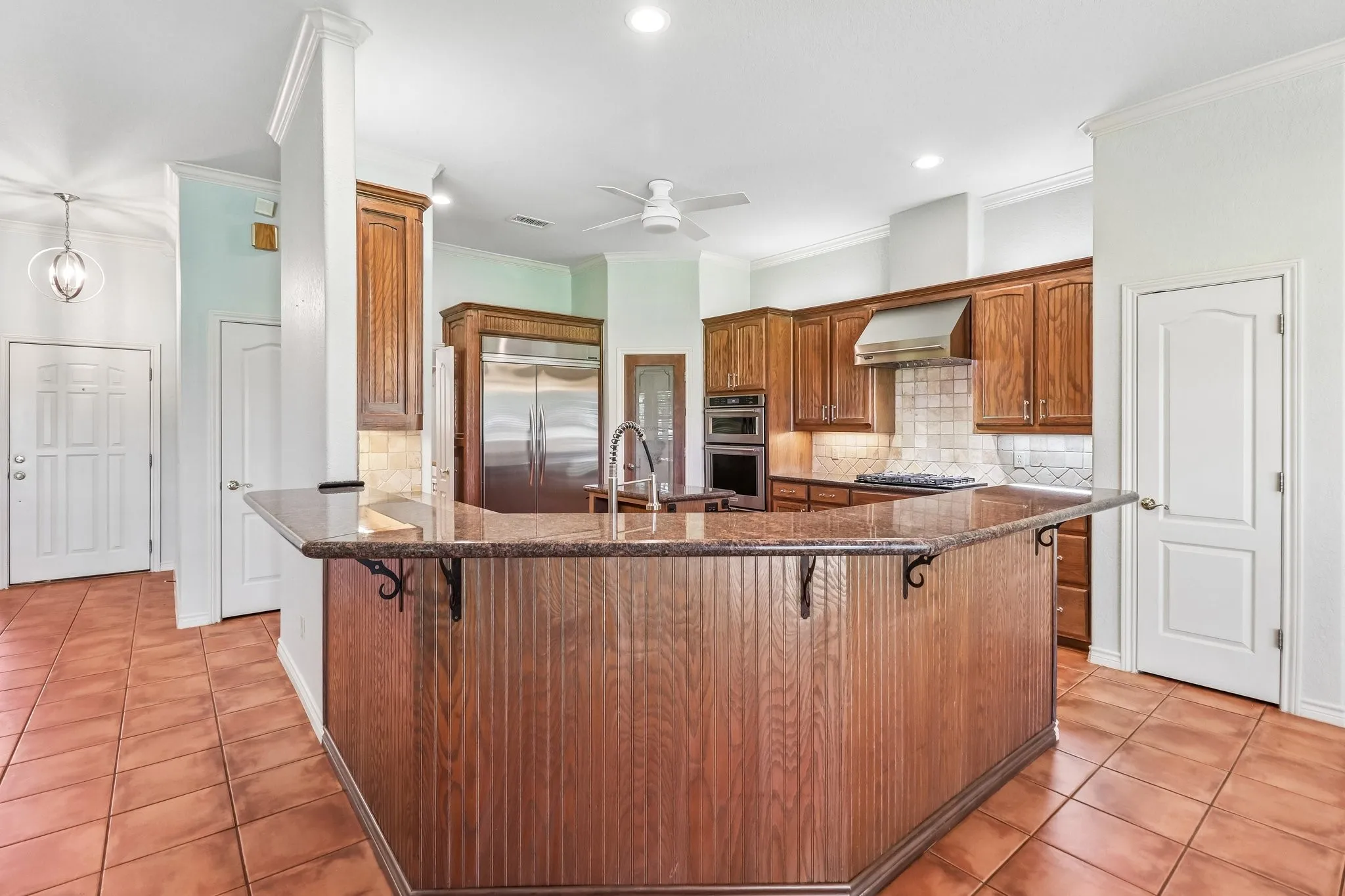 Single Family Residence For Sale in Tarrant County , 824 Havenwood Lane S, Fort Worth, Texas 76112, 2 Bedroom, 2 Bathroom, 2 Garage spaces, 2,173 Sqft, built in 2000, mls#21333144, Real Estate Agent in Fort Worth, Homes For Sale in Tarrant county, Homes For Sale in Fort Worth, Realtor in Fort Worth Texas, Real Estate Brokerage Independent Realty Texas, Luminita Cordes Realtor