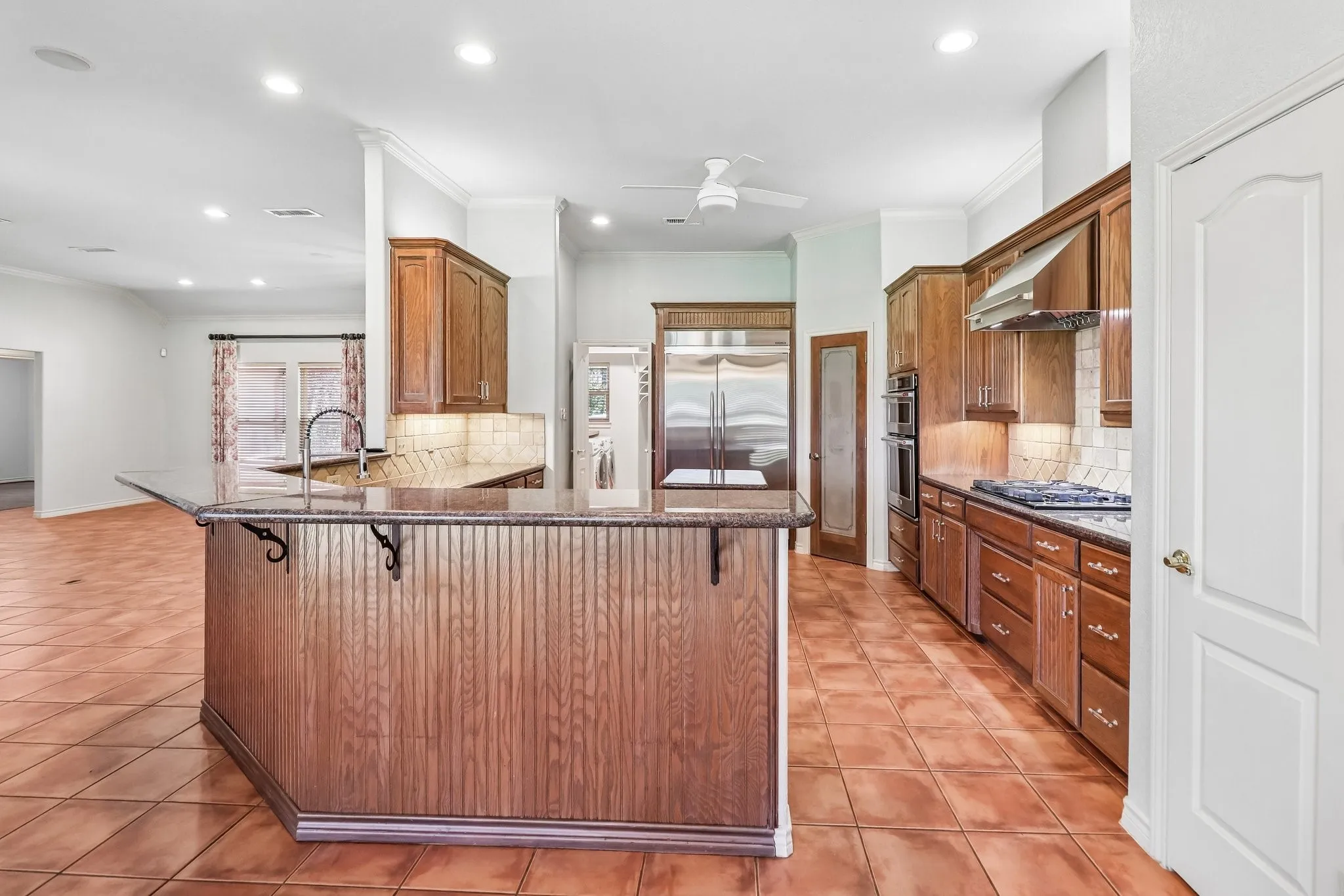 Single Family Residence For Sale in Tarrant County , 824 Havenwood Lane S, Fort Worth, Texas 76112, 2 Bedroom, 2 Bathroom, 2 Garage spaces, 2,173 Sqft, built in 2000, mls#21333144, Real Estate Agent in Fort Worth, Homes For Sale in Tarrant county, Homes For Sale in Fort Worth, Realtor in Fort Worth Texas, Real Estate Brokerage Independent Realty Texas, Luminita Cordes Realtor