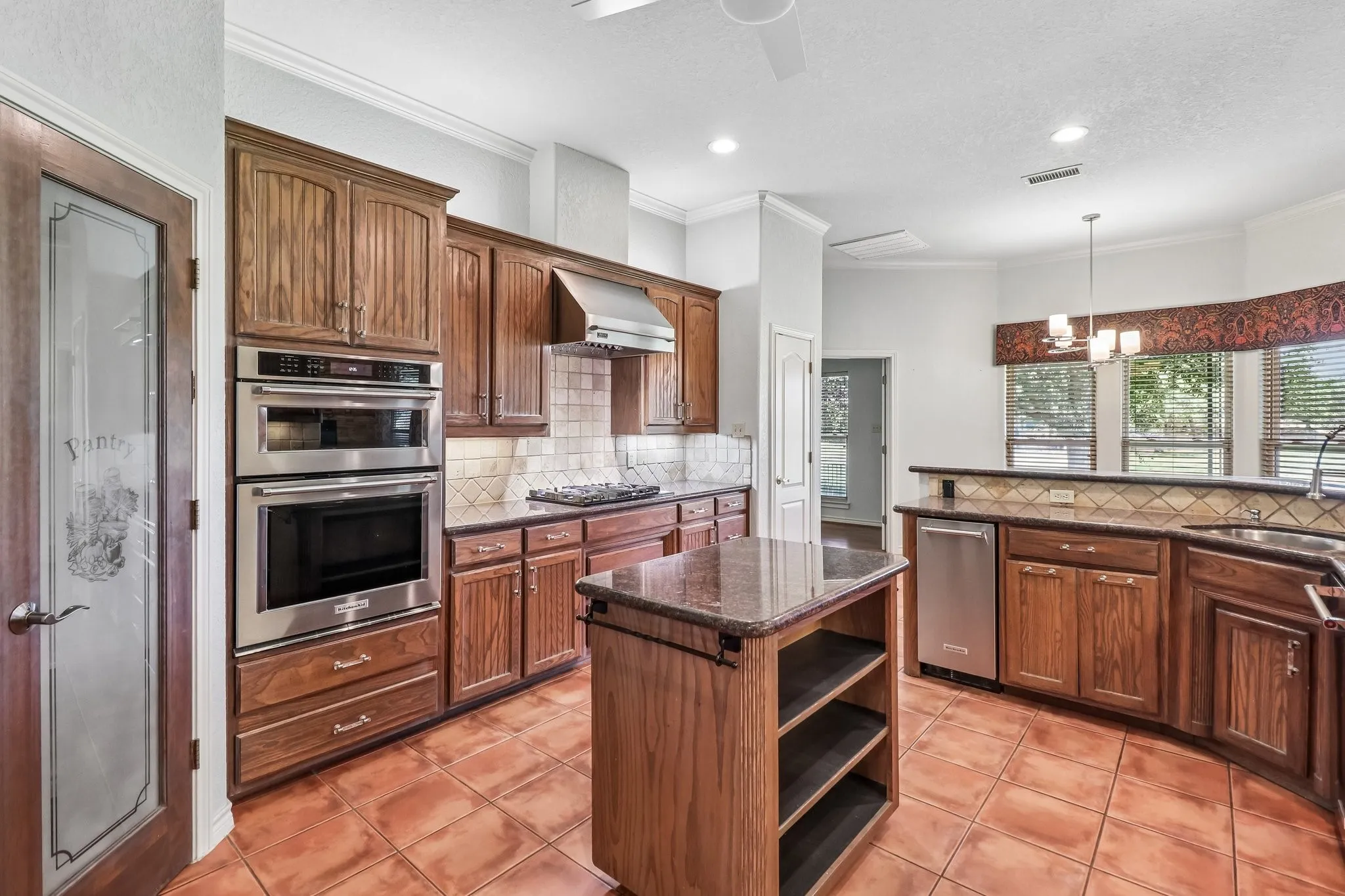 Single Family Residence For Sale in Tarrant County , 824 Havenwood Lane S, Fort Worth, Texas 76112, 2 Bedroom, 2 Bathroom, 2 Garage spaces, 2,173 Sqft, built in 2000, mls#21333144, Real Estate Agent in Fort Worth, Homes For Sale in Tarrant county, Homes For Sale in Fort Worth, Realtor in Fort Worth Texas, Real Estate Brokerage Independent Realty Texas, Luminita Cordes Realtor