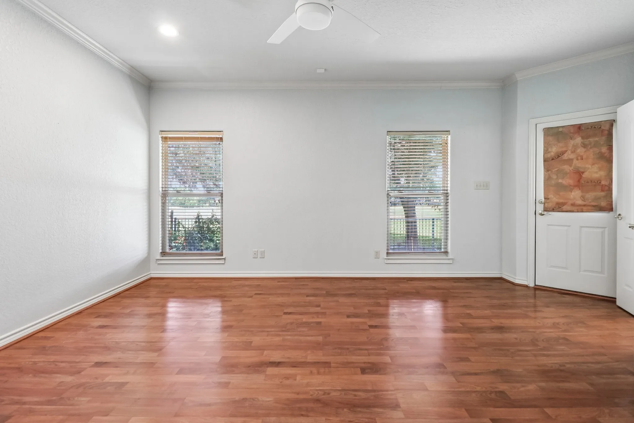 Single Family Residence For Sale in Tarrant County , 824 Havenwood Lane S, Fort Worth, Texas 76112, 2 Bedroom, 2 Bathroom, 2 Garage spaces, 2,173 Sqft, built in 2000, mls#21333144, Real Estate Agent in Fort Worth, Homes For Sale in Tarrant county, Homes For Sale in Fort Worth, Realtor in Fort Worth Texas, Real Estate Brokerage Independent Realty Texas, Luminita Cordes Realtor