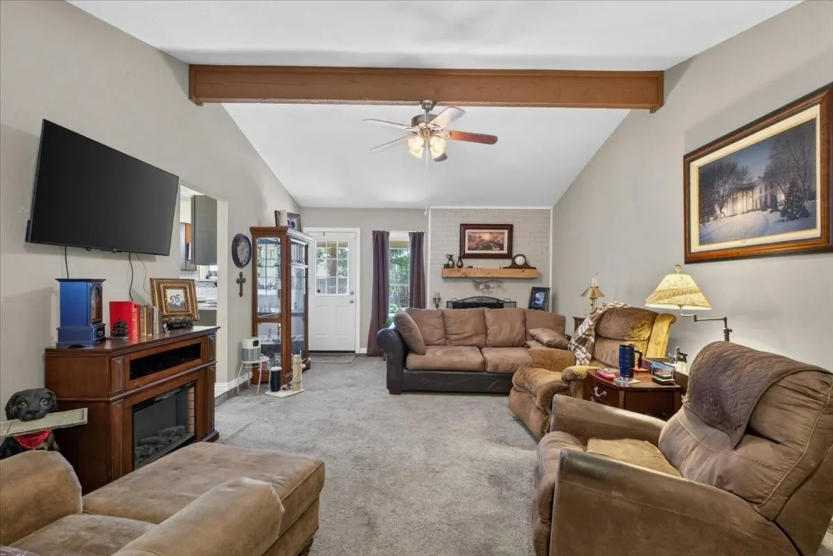 Single Family Residence For Sale in Johnson County , 523 Lynnewood Avenue, Burleson, Texas 76028, 3 Bedroom, 2 Bathroom, 2 Garage spaces, 1,464 Sqft, built in 1977, mls#21337750, Real Estate Agent in Burleson, Homes For Sale in Johnson county, Homes For Sale in Burleson, Realtor in Burleson Texas, Real Estate Brokerage Independent Realty Texas, Luminita Cordes Realtor