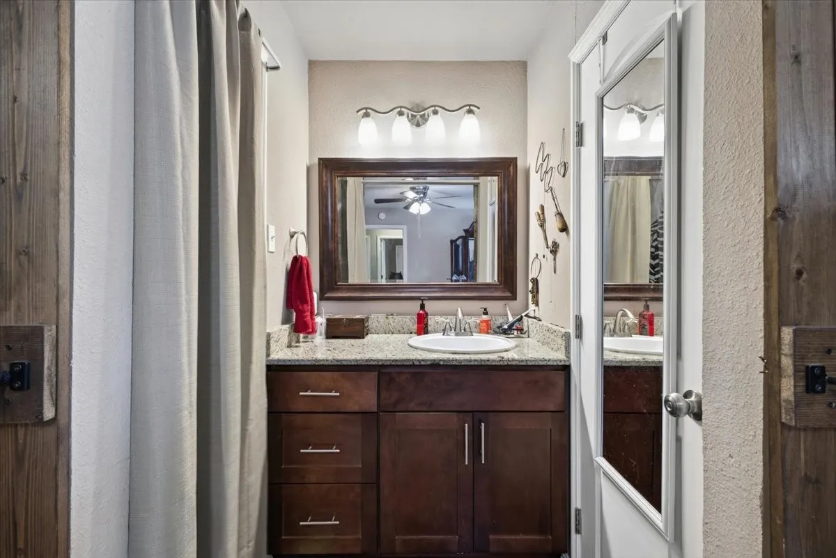 Single Family Residence For Sale in Johnson County , 523 Lynnewood Avenue, Burleson, Texas 76028, 3 Bedroom, 2 Bathroom, 2 Garage spaces, 1,464 Sqft, built in 1977, mls#21337750, Real Estate Agent in Burleson, Homes For Sale in Johnson county, Homes For Sale in Burleson, Realtor in Burleson Texas, Real Estate Brokerage Independent Realty Texas, Luminita Cordes Realtor