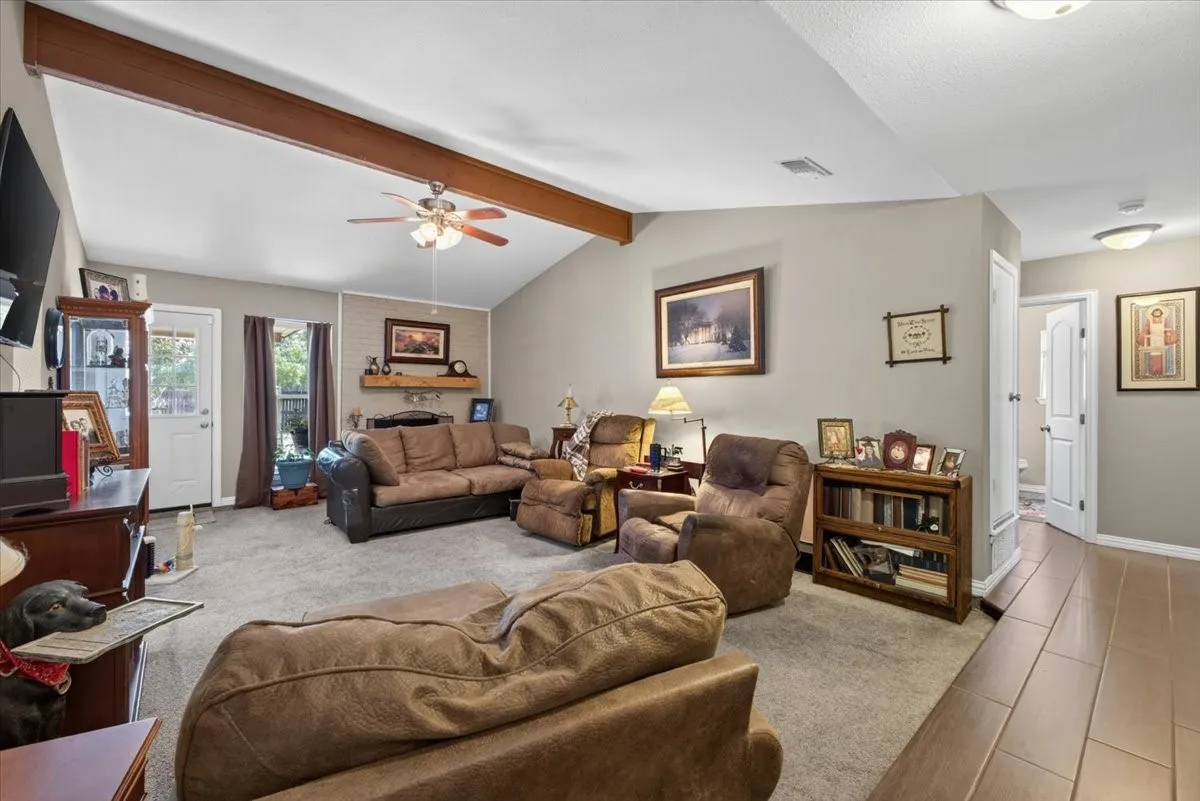 Single Family Residence For Sale in Johnson County , 523 Lynnewood Avenue, Burleson, Texas 76028, 3 Bedroom, 2 Bathroom, 2 Garage spaces, 1,464 Sqft, built in 1977, mls#21337750, Real Estate Agent in Burleson, Homes For Sale in Johnson county, Homes For Sale in Burleson, Realtor in Burleson Texas, Real Estate Brokerage Independent Realty Texas, Luminita Cordes Realtor