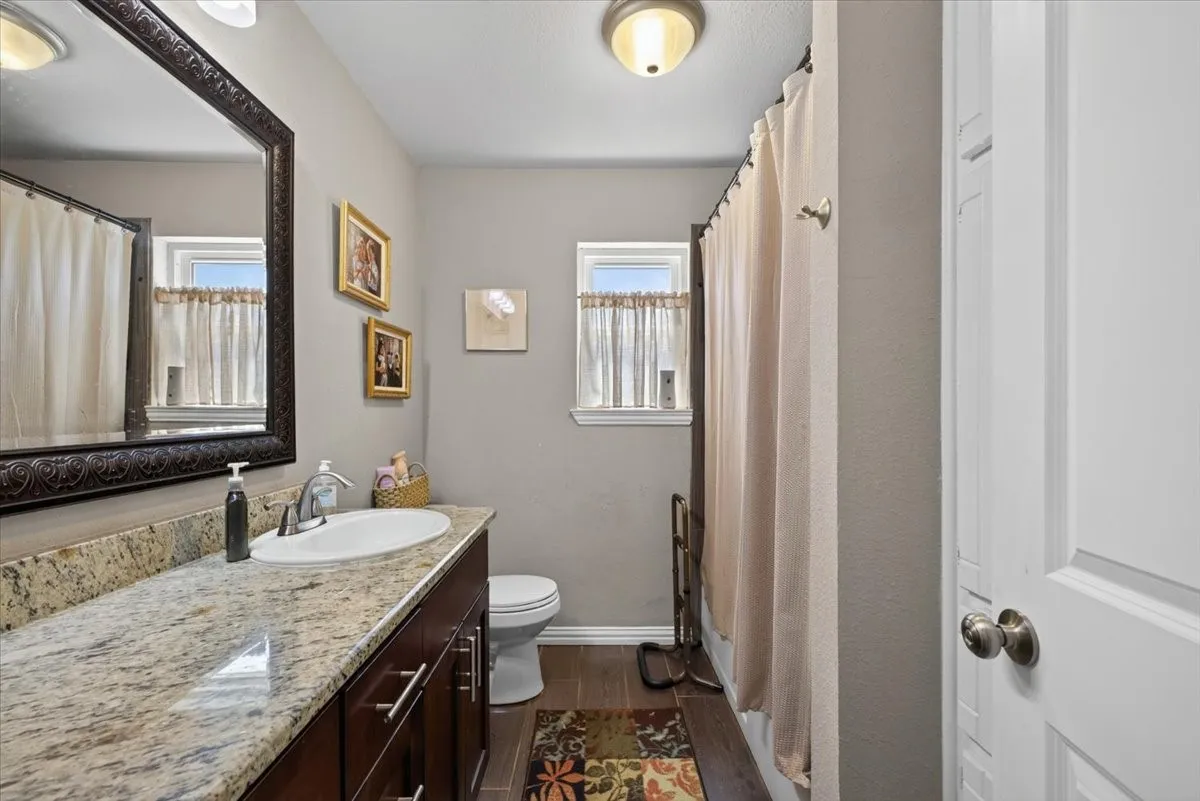 Single Family Residence For Sale in Johnson County , 523 Lynnewood Avenue, Burleson, Texas 76028, 3 Bedroom, 2 Bathroom, 2 Garage spaces, 1,464 Sqft, built in 1977, mls#21337750, Real Estate Agent in Burleson, Homes For Sale in Johnson county, Homes For Sale in Burleson, Realtor in Burleson Texas, Real Estate Brokerage Independent Realty Texas, Luminita Cordes Realtor