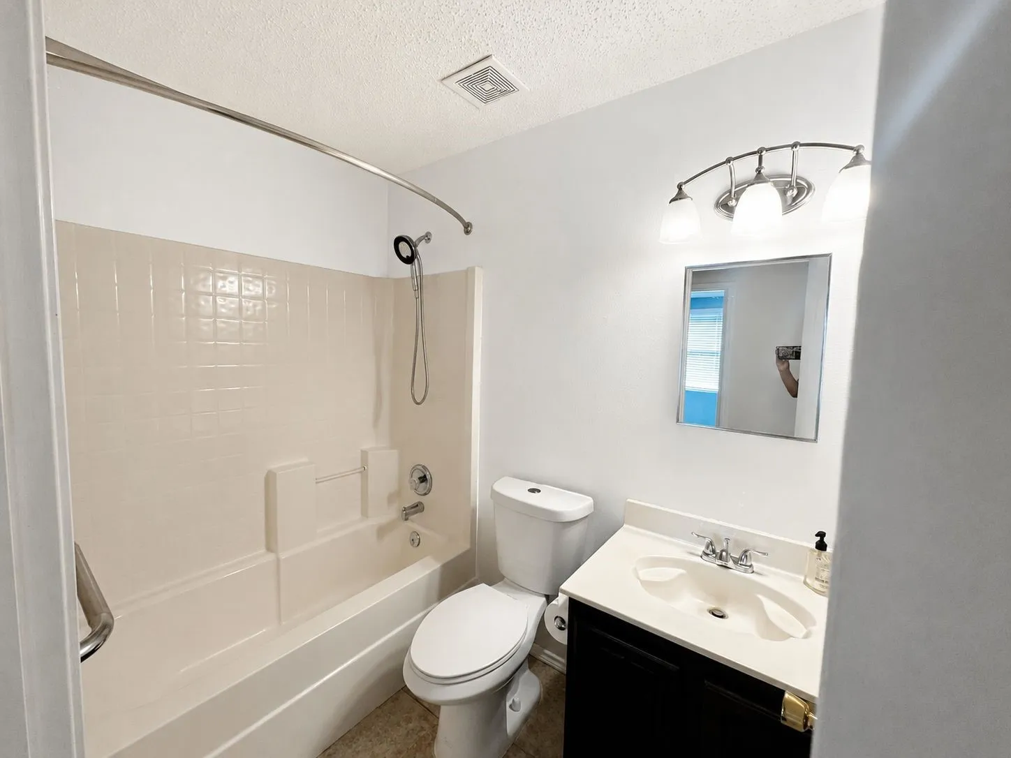 Single Family Residence For Sale in Denton County , 1600 Fieldstone Drive, Little Elm, Texas 75068, 3 Bedroom, 2 Bathroom, 2 Garage spaces, 1,868 Sqft, built in 2003, mls#21337491, Real Estate Agent in Little Elm, Homes For Sale in Denton county, Homes For Sale in Little Elm, Realtor in Little Elm Texas, Real Estate Brokerage Independent Realty Texas, Luminita Cordes Realtor