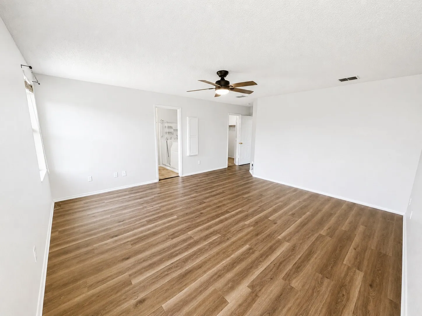 Single Family Residence For Sale in Denton County , 1600 Fieldstone Drive, Little Elm, Texas 75068, 3 Bedroom, 2 Bathroom, 2 Garage spaces, 1,868 Sqft, built in 2003, mls#21337491, Real Estate Agent in Little Elm, Homes For Sale in Denton county, Homes For Sale in Little Elm, Realtor in Little Elm Texas, Real Estate Brokerage Independent Realty Texas, Luminita Cordes Realtor